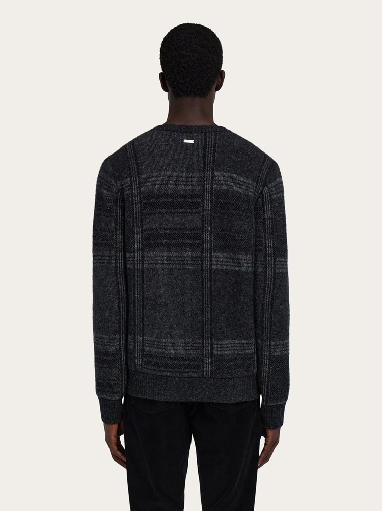 V-neck tartan jumper Gallery image 3