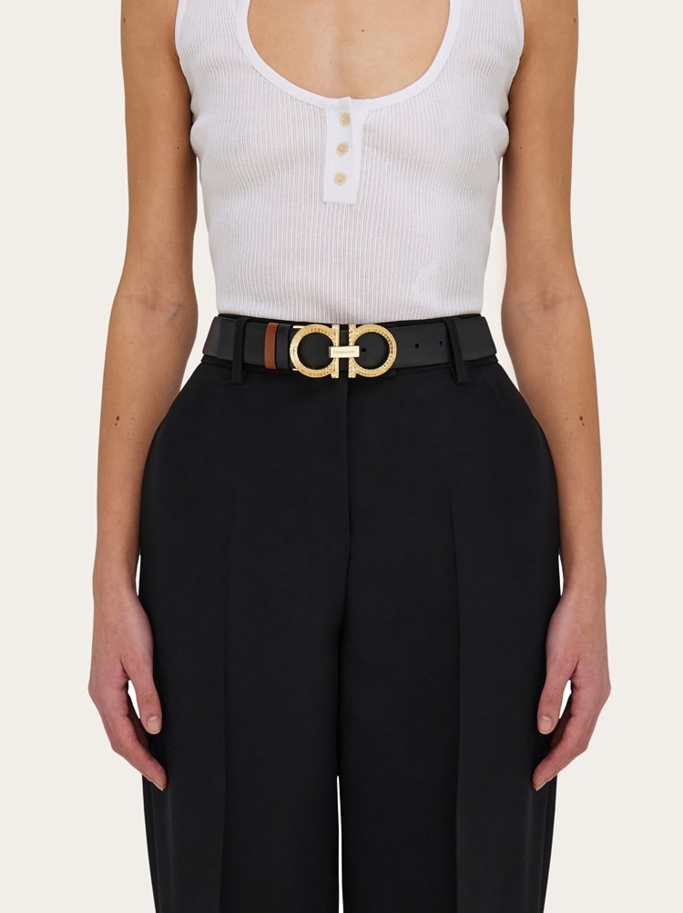 Reversible and adjustable belt with hammered Gancini Gallery image 4