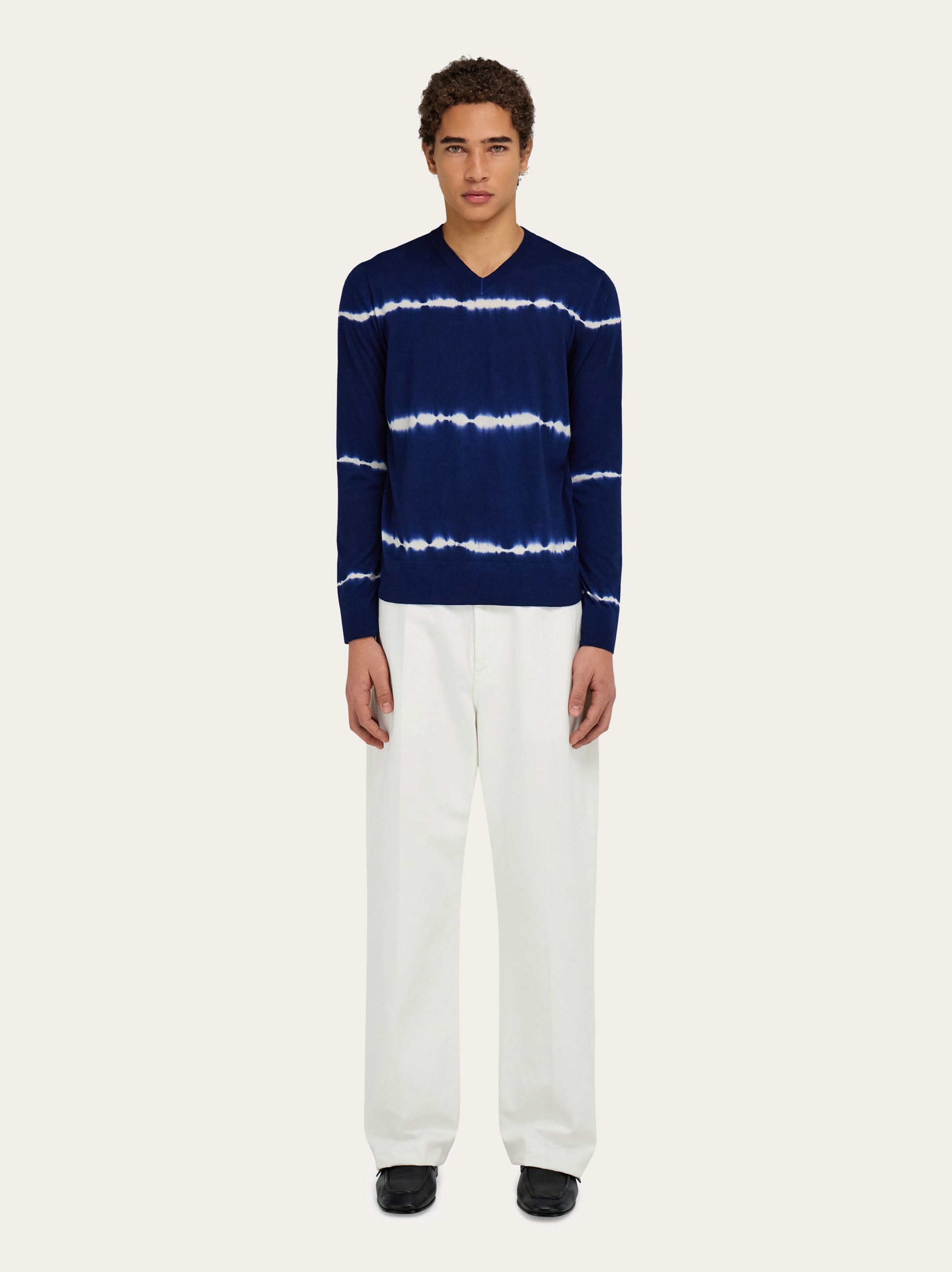 salvatove feragamo☆*:.Vセーター ウール Vネックニット - メンズ | Ferragamo