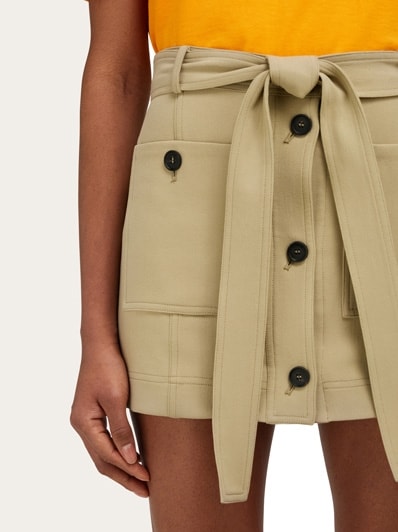 スカート FERRAGAMO SKIRT (13E831773145 BEIWHIMAS) FERRAGAMO SALVATORE FERRAGAMO SKIRTS | baltini | REVERSIBLE