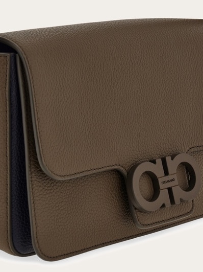 メッセンジャーバッグ - メンズ | Ferragamo
