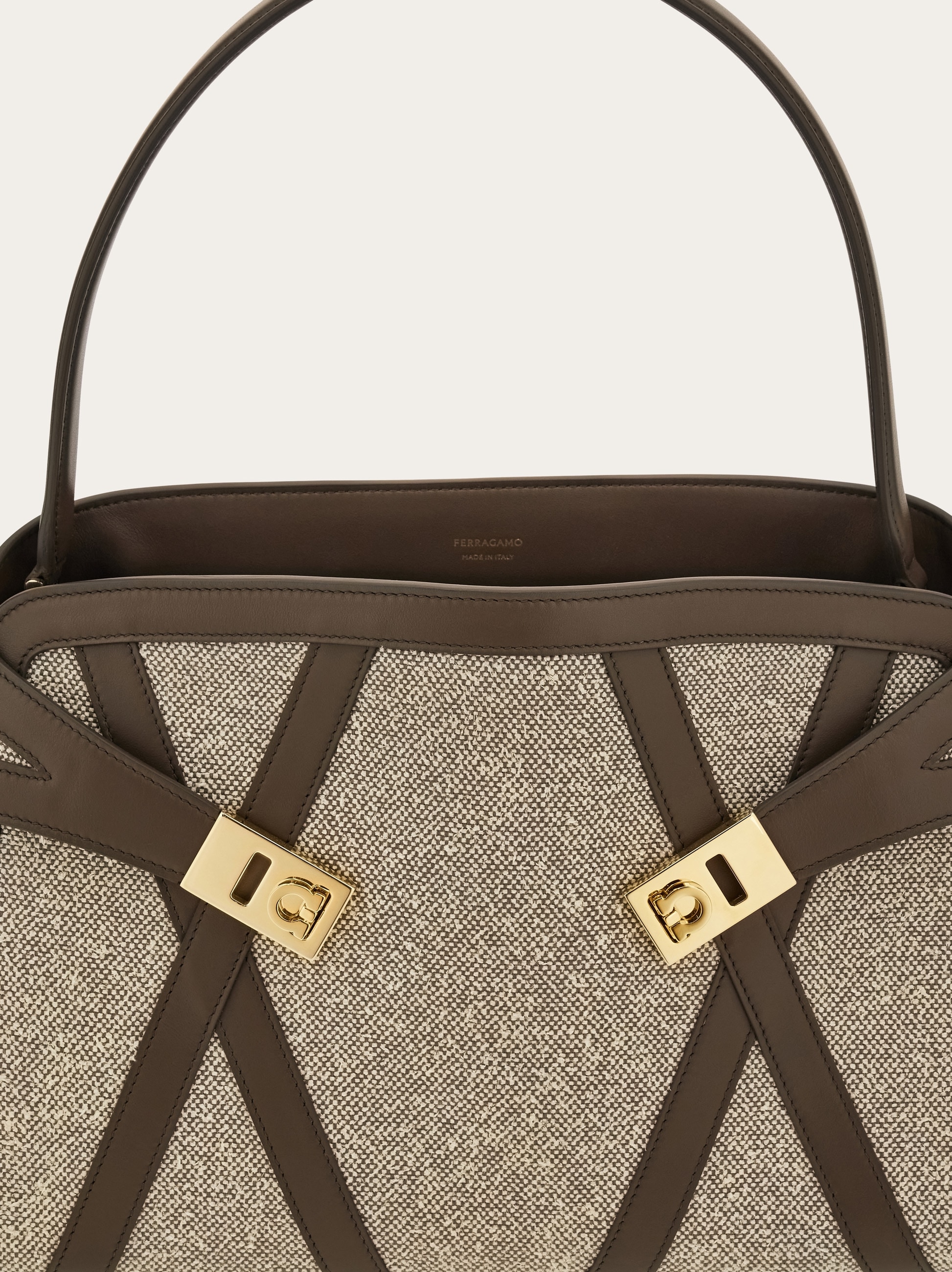 Hug ワンショルダーバッグ - ウィメンズ | Ferragamo