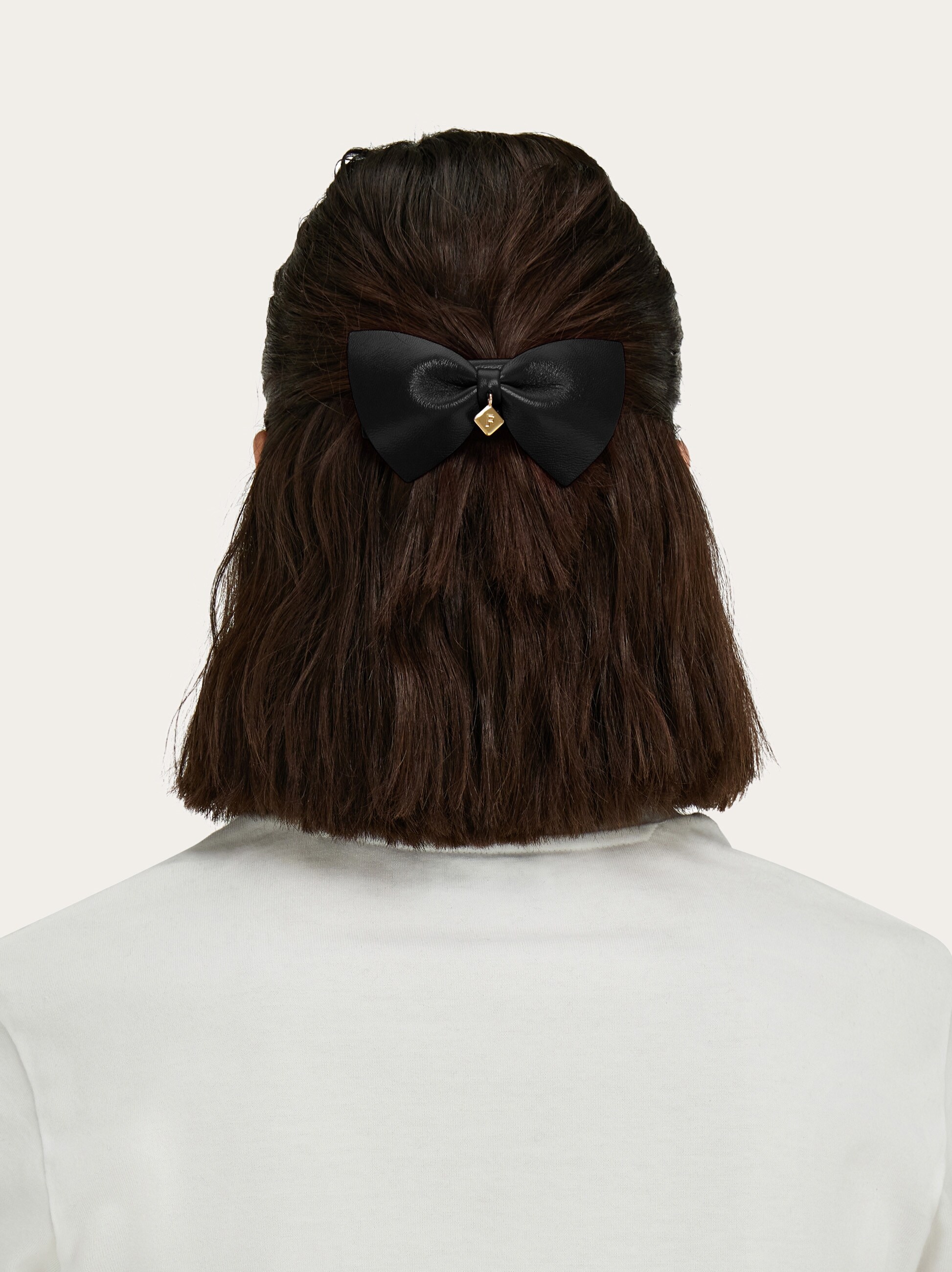 Salvatore Ferragamo ブラックリボンバレッタ サルヴァトーレフェラガモ(Salvatore Ferragamo)サルヴァトーレ