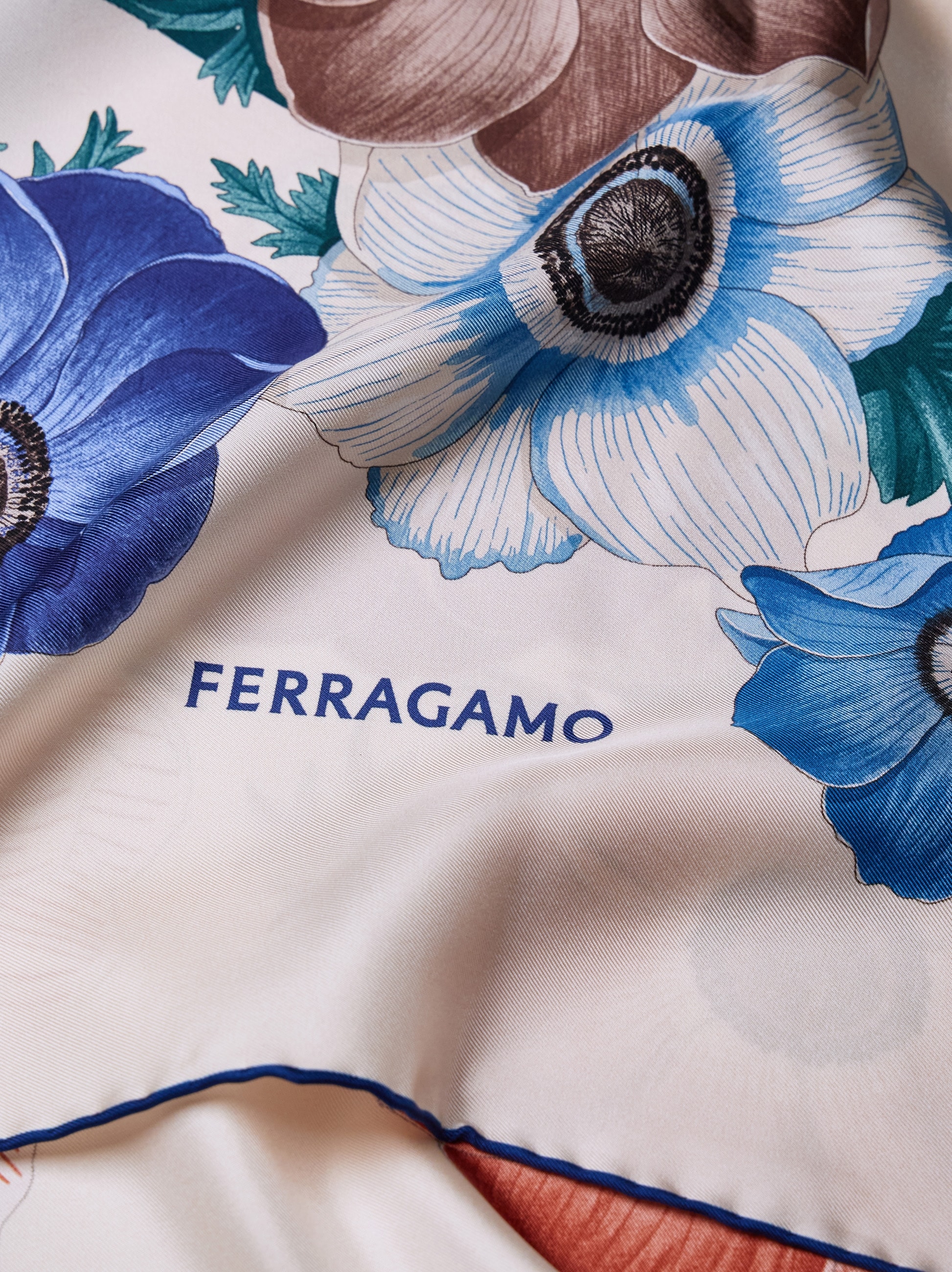 シルクスカーフ - ウィメンズ | Ferragamo