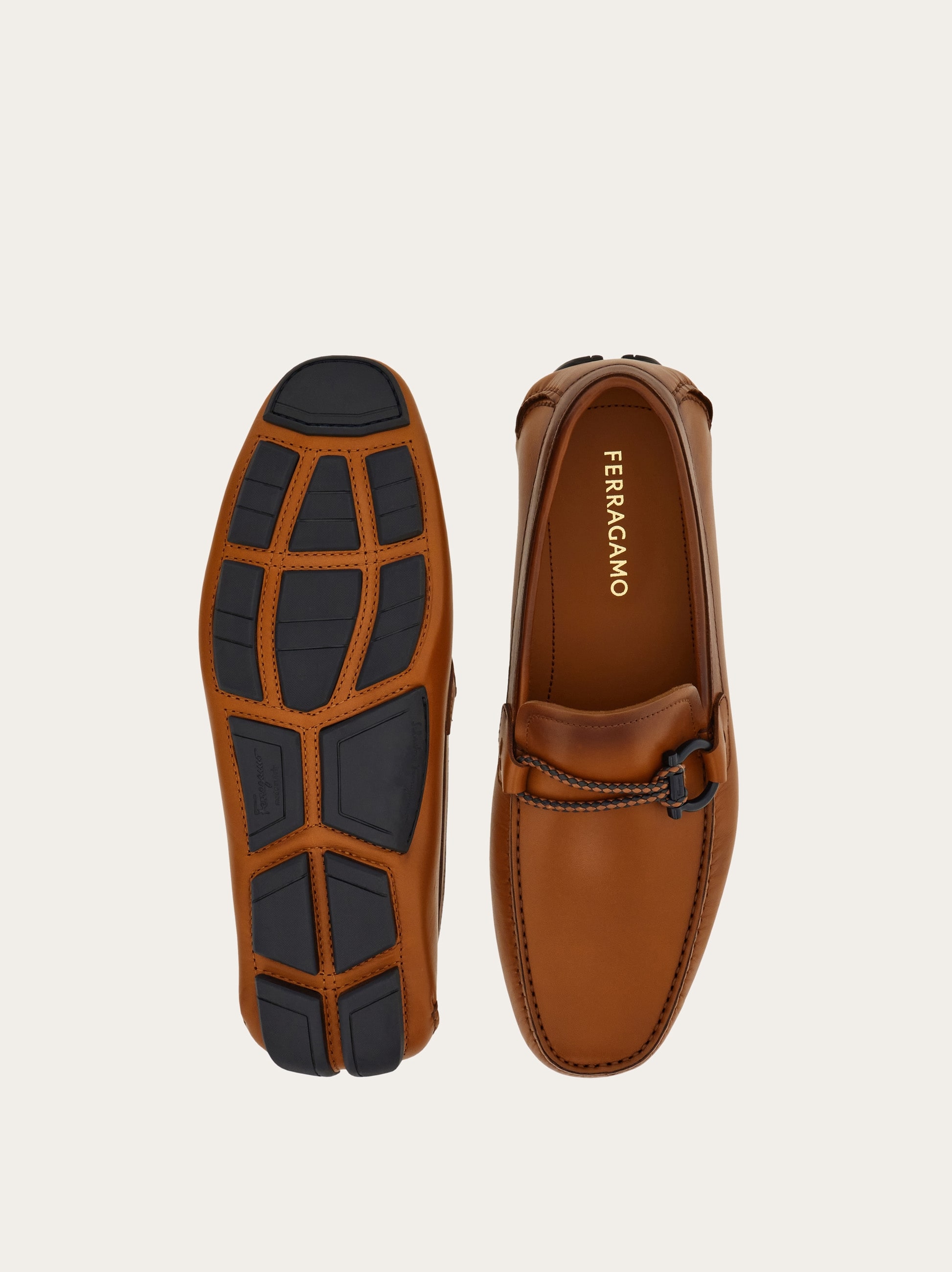 【FERRAGAMO】 Gancini Ornament Clogs 関税/送料込 Driver with Gancini ornament - Men | Ferragamo