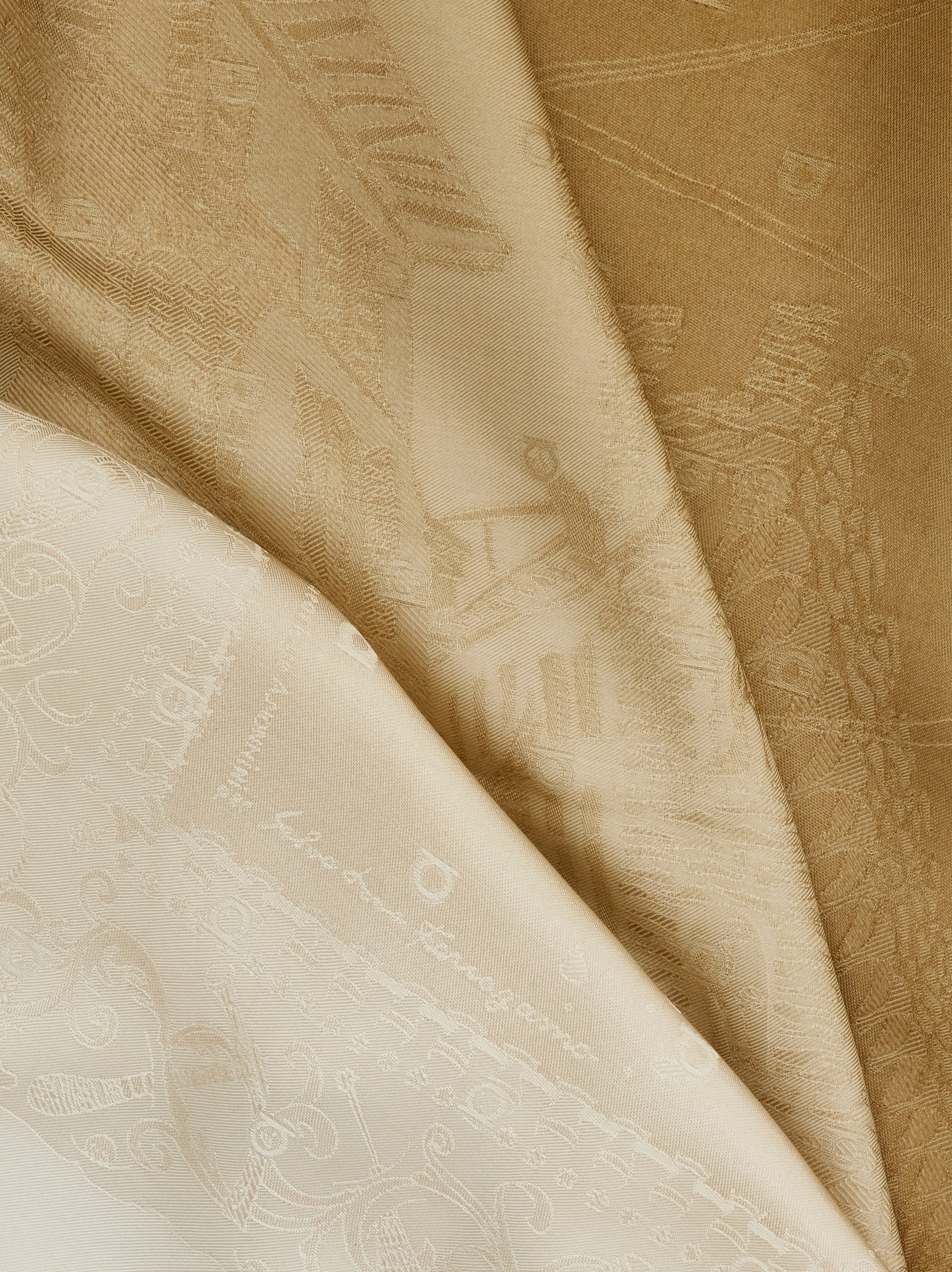 スカーフ FERRAGAMO SCARF (320622762084 BEIGE) Ferragamo Scarf Beige Gancini - Twill Silk Foulard SALE