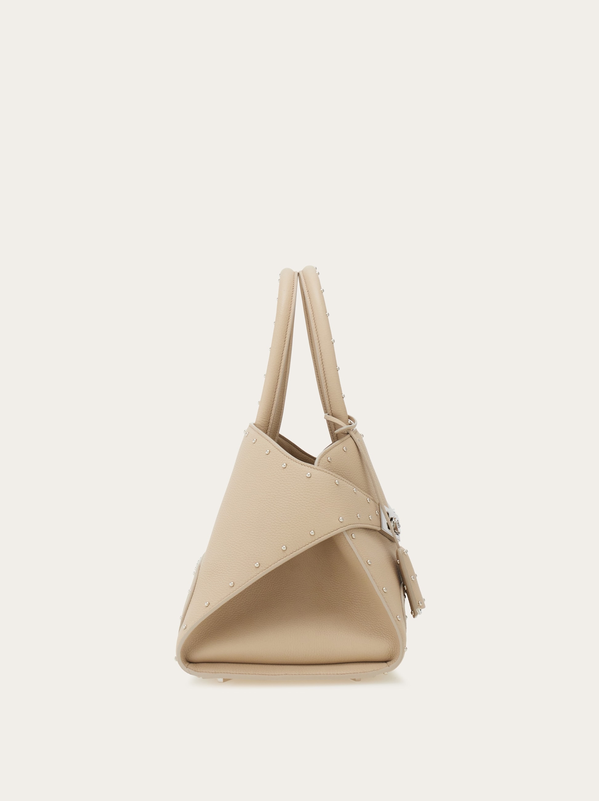 ６万取引突破★UPS速達便利用【FERRAGAMO★フェラガモ】ROOK 6万取引突破☆UPS速達便利用！【FERRAGAMO】折りたたみ財布