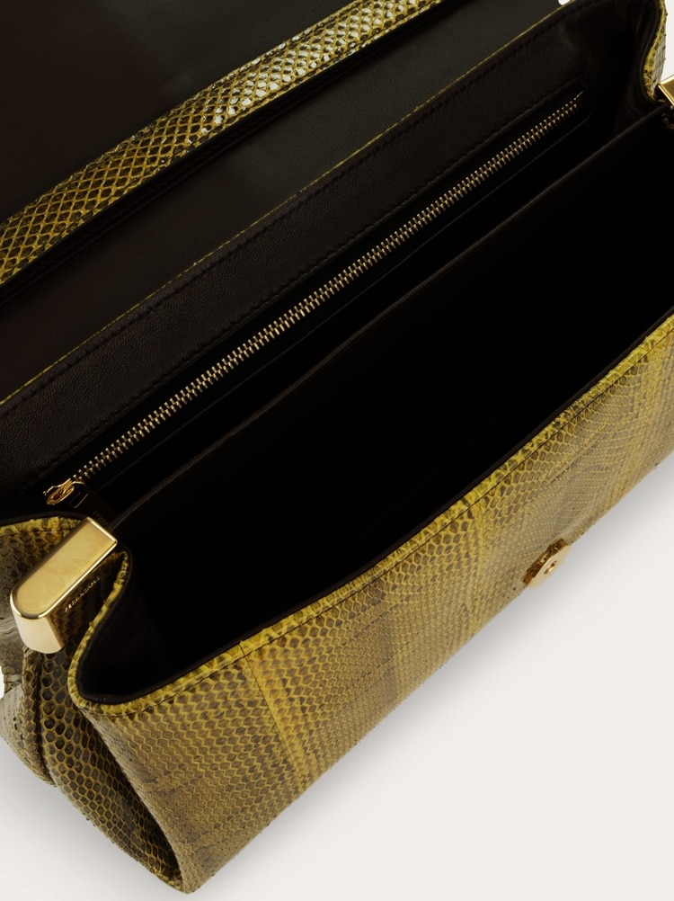 Front flap crossbody bag (S) Gallery image 4