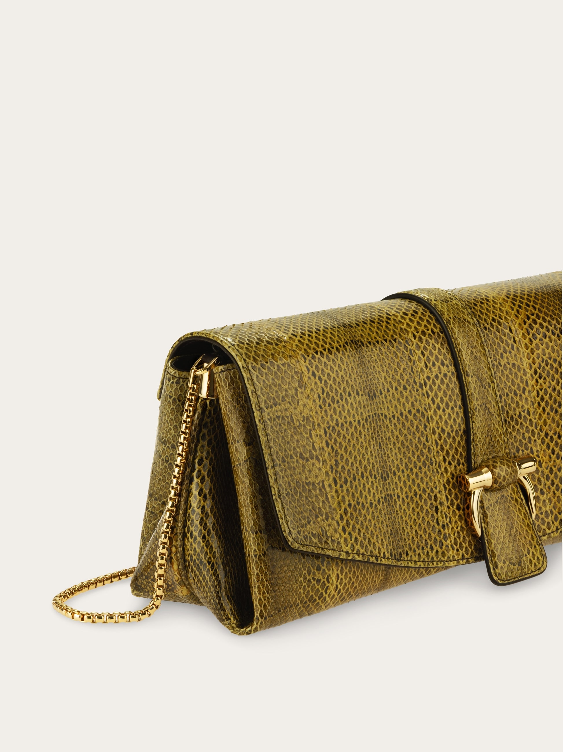 【FERRAGAMO】Front flap crossbody bag (S) Front flap crossbody bag (S) - Women | Ferragamo