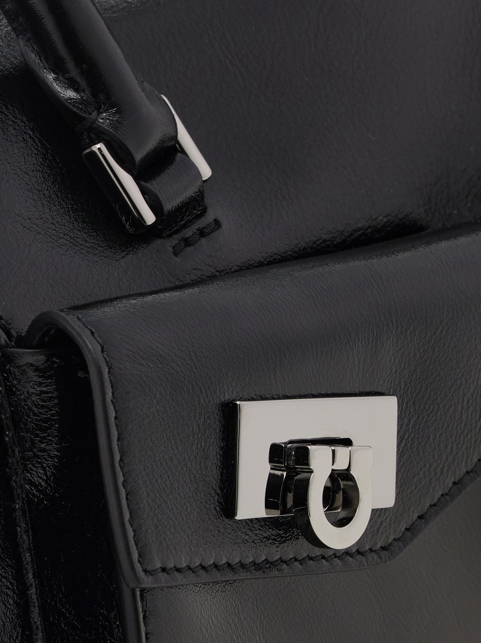 ハンドバッグ [Salvatore Ferragamo]Bowling bag matelasse (S) Multipocket bowling bag (S) - Women | Ferragamo