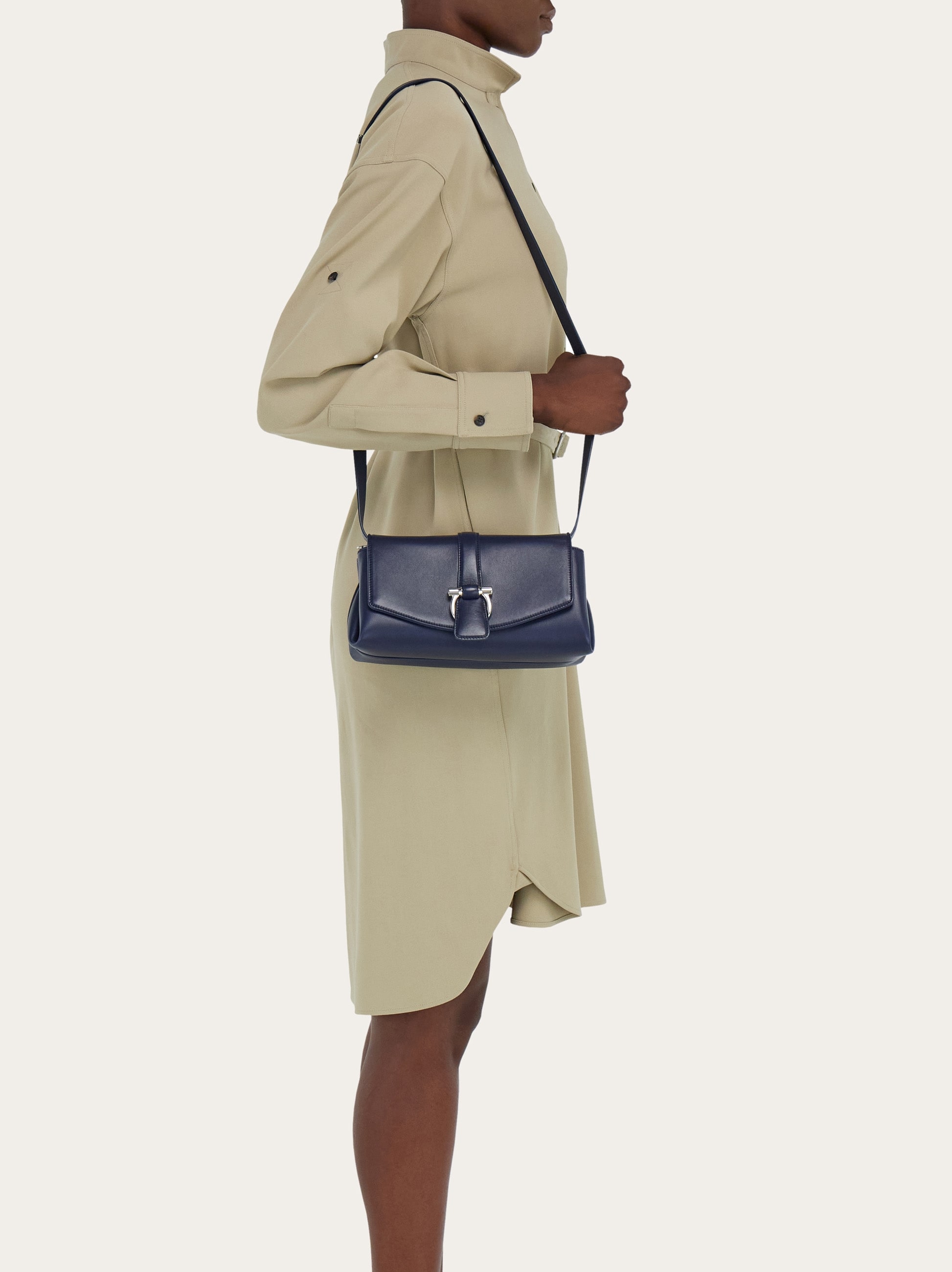 Ferragamo フロントフラップ クロスボディバッグ ダブル・ガンチーニ クロスボディバッグ - ウィメンズ | Ferragamo