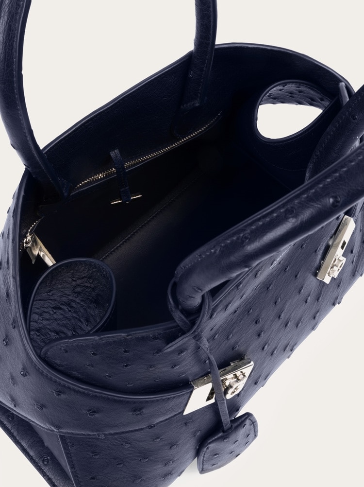 Hug handbag (M) Gallery image 6