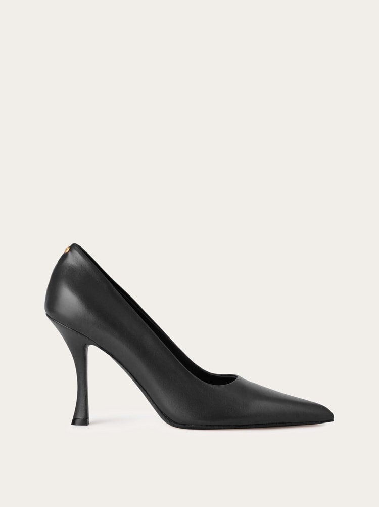 Pump shoe Gallery image 1