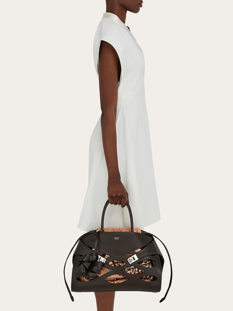 Handtasche Hug Back to Earth (L) Gallery image 2