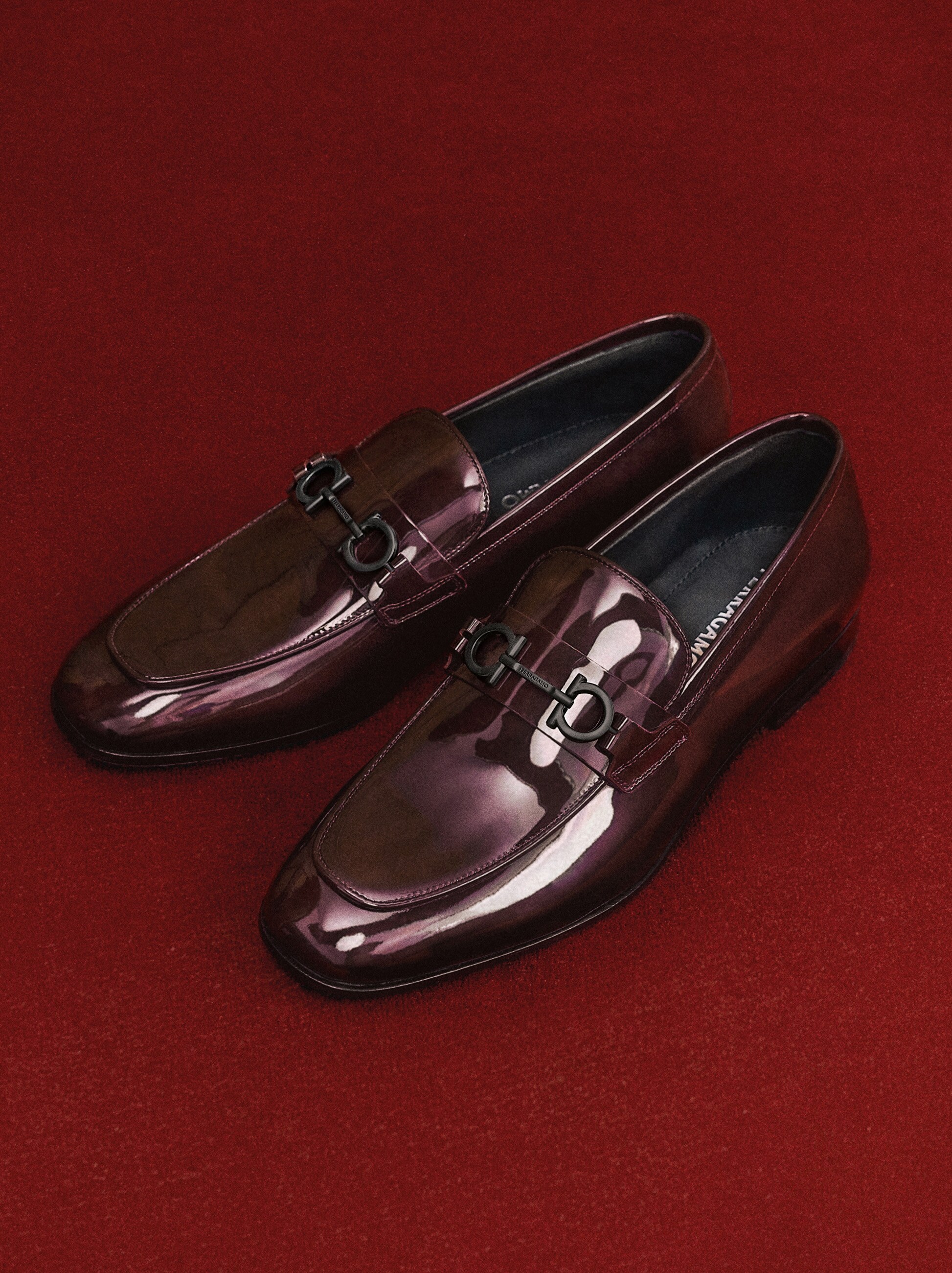 FERRAGAMO BURGUNDY LEATHER FLORIAN LUG SOLE GANCINI BIT LOGO LOAFERS 11 E ITALY Salvatore Ferragamo FERRAGAMO BROWN LEATHER FORT GANCINI BIT  main image 2