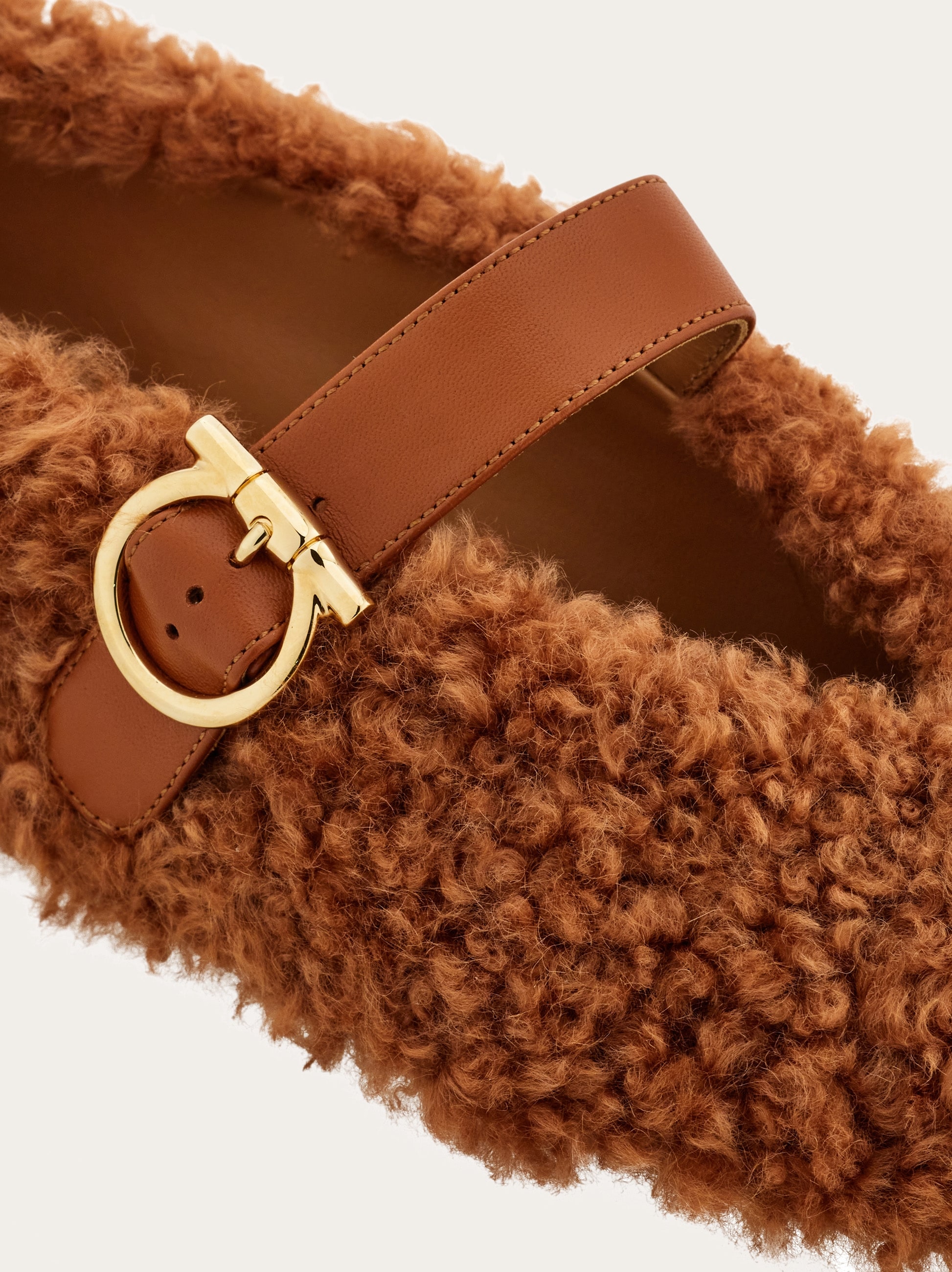 最終お値下げ！新品未使用☆Ferragamo☆リボンが素敵なフラットシューズ FERRAGAMO フェラガモ バレエシューズ リボン 靴 Salvatore