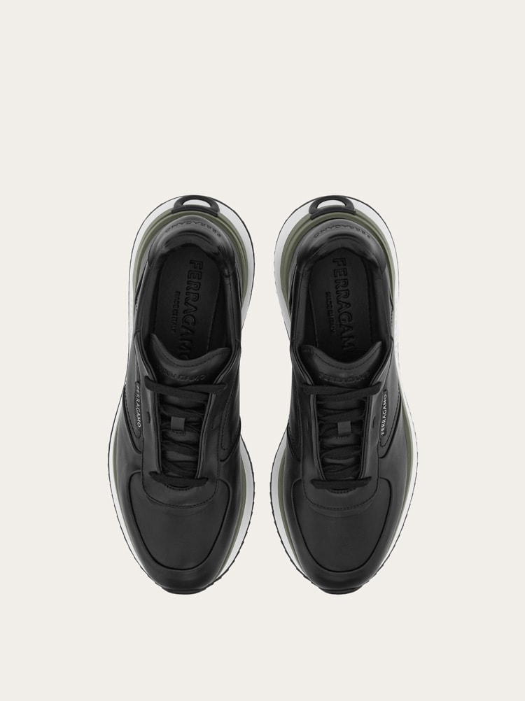 Low cut sneaker Gallery image 3