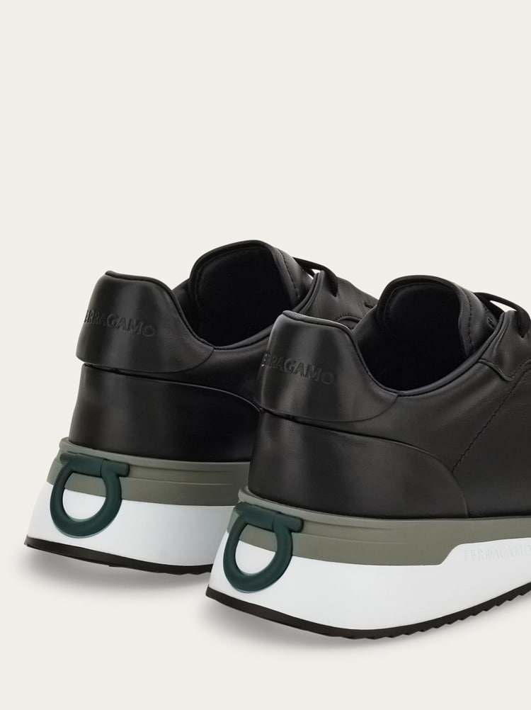 Low cut sneaker Gallery image 4