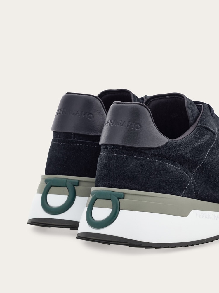 Low cut sneaker Gallery image 4