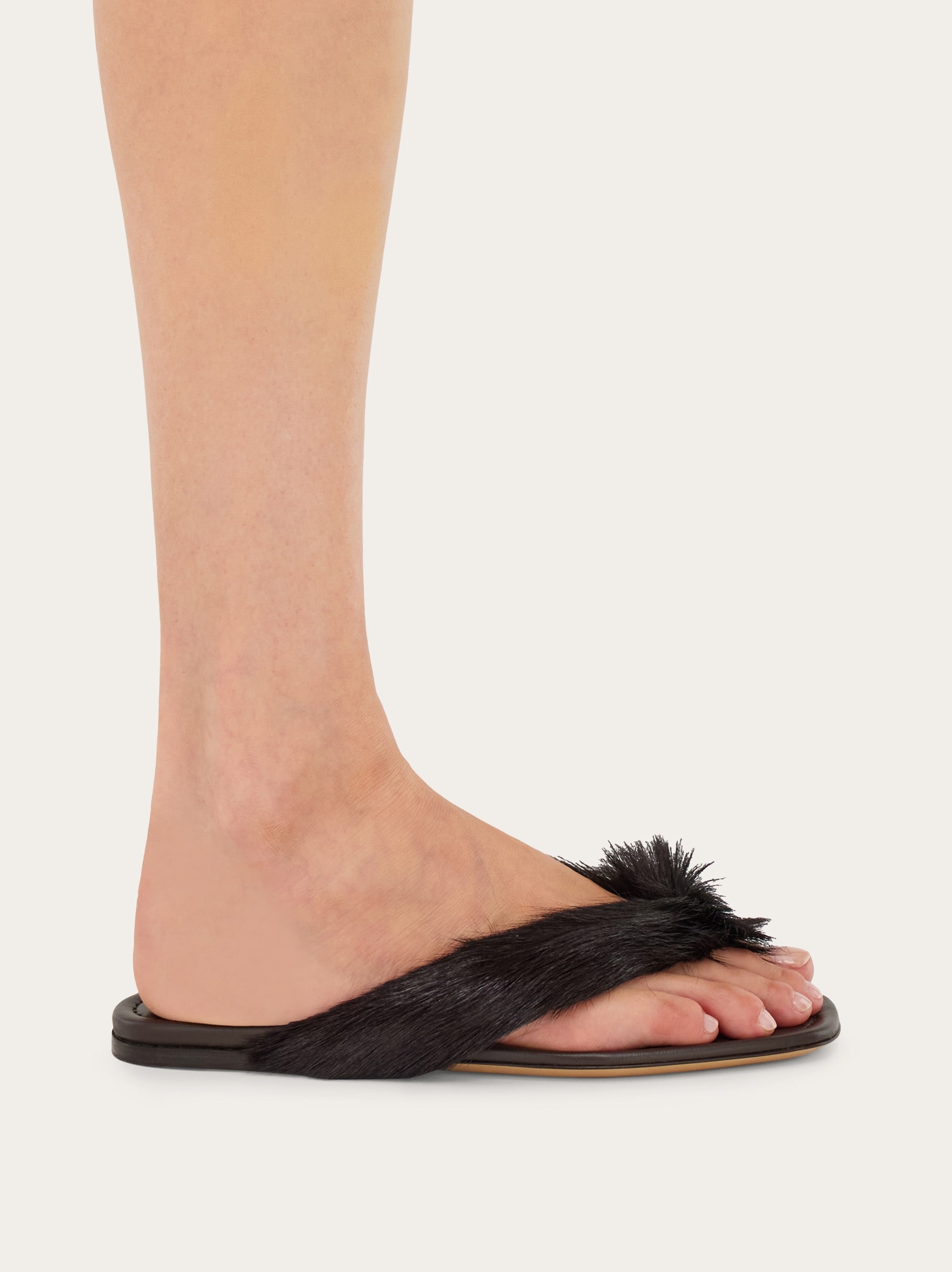 Thong sandal with fur detail - Women | Ferragamo