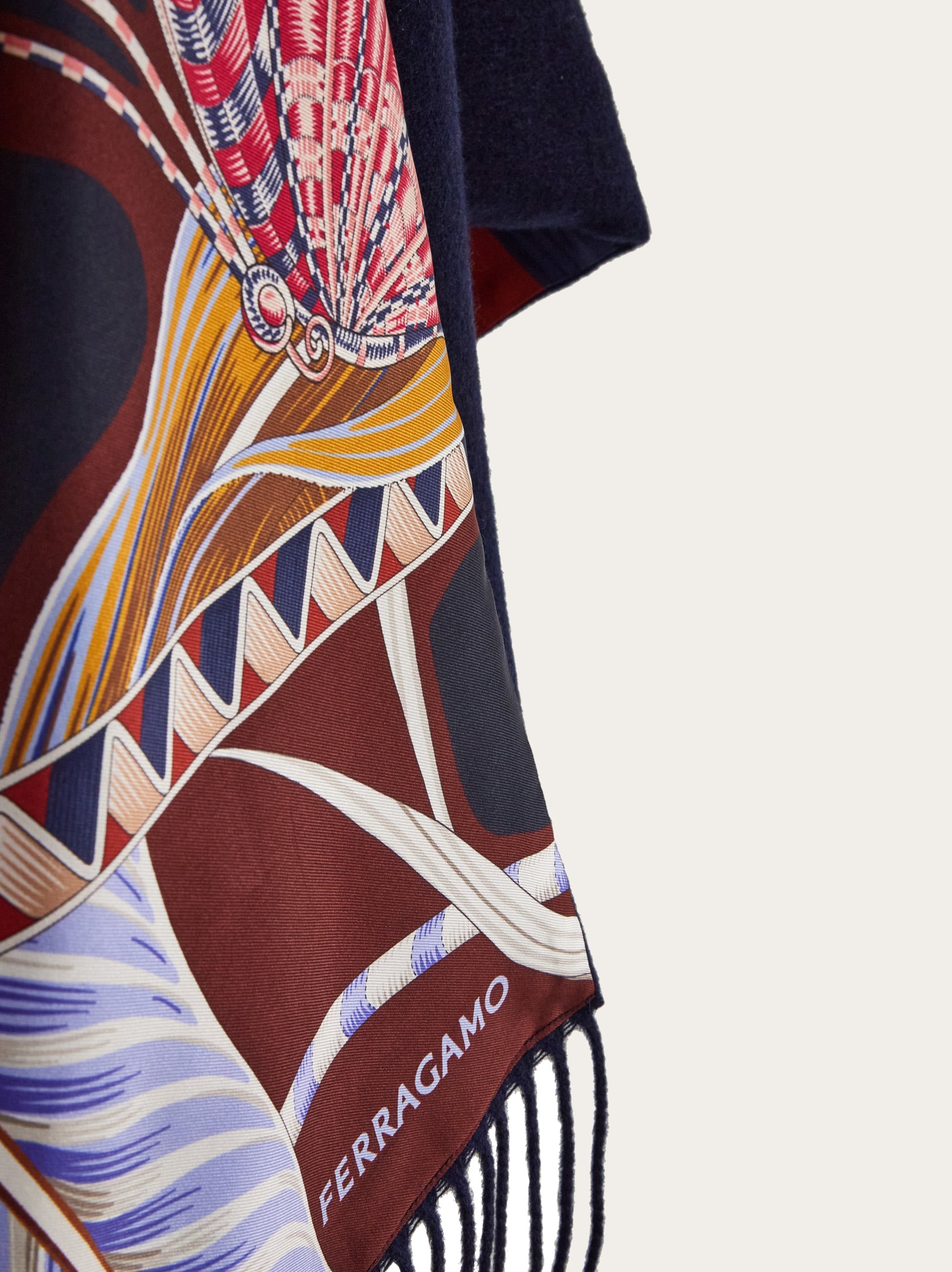 VIP【送料関税込】FERRAGAMO Nadir Print Reversible Cape Ferragamo Nadir-print Reversible Cape | Red | FARFETCH BH