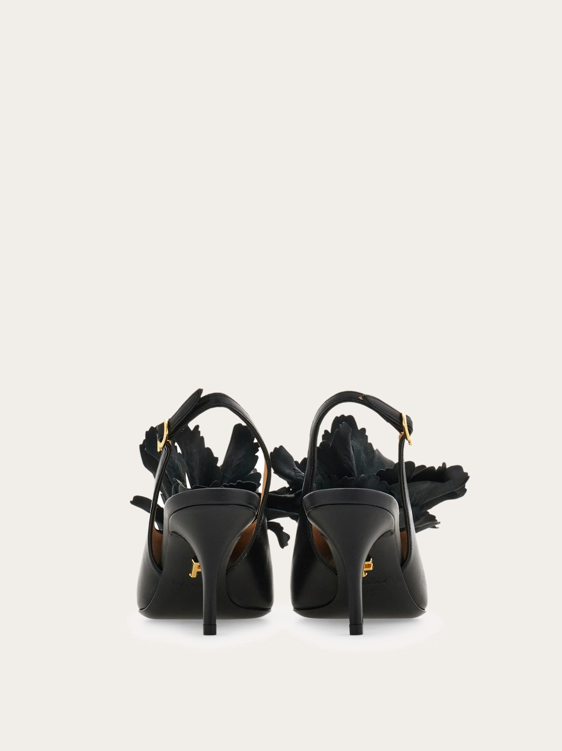 FERRAGAMO ブラック ストラップヒール 38 SALVATORE FERRAGAMO(サルヴァトーレフェラガモ)ブラック