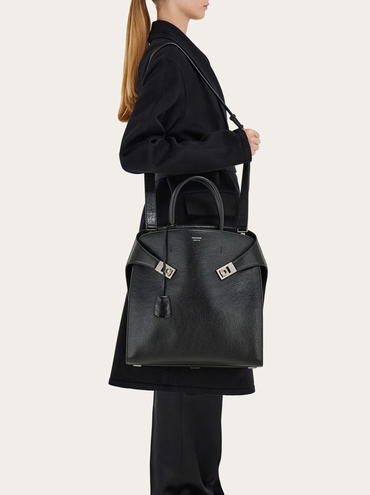 Hug tote bag Gallery image 9