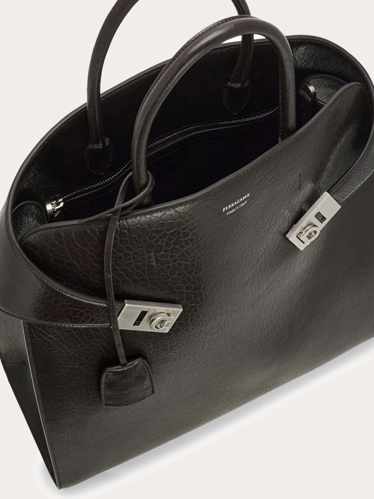 Totebag Hug Gallery image 6