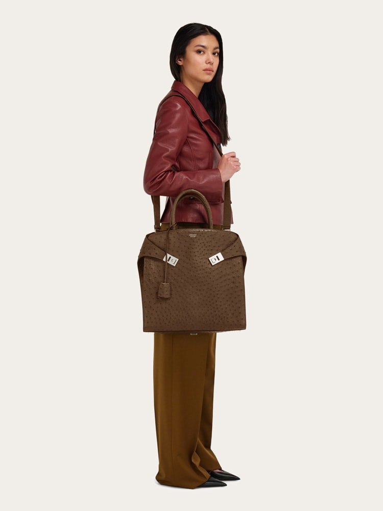Hug tote bag Gallery image 8