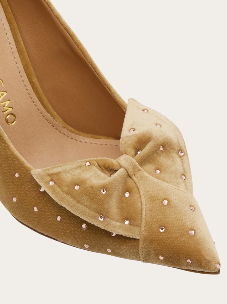 Mid heel pump with bow detail Gallery image 6