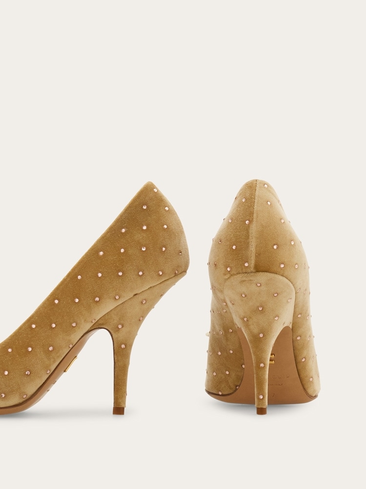 Mid heel pump with bow detail Gallery image 7