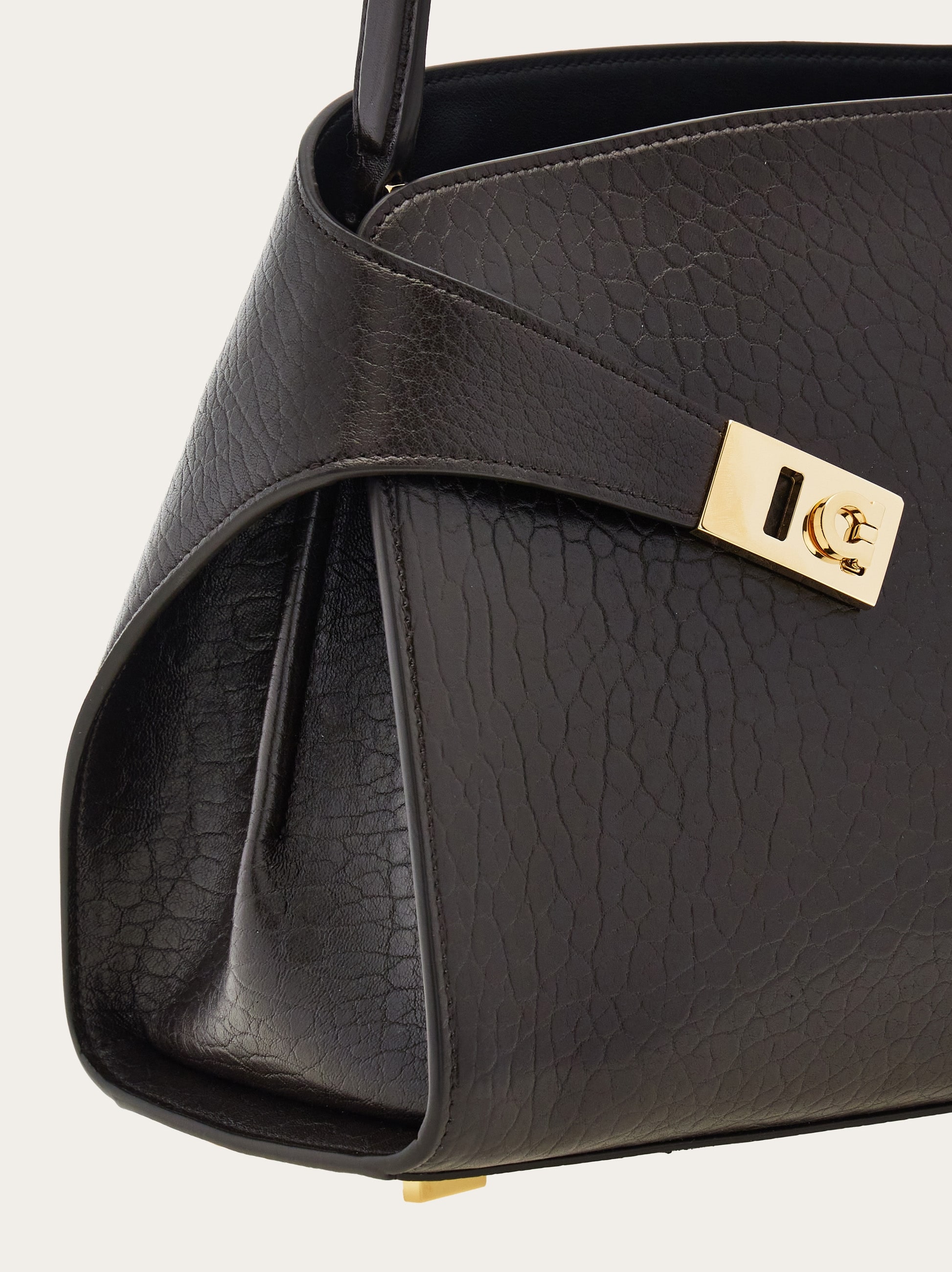 Hug Soft bicolor shoulder bag (M) - Women | Ferragamo