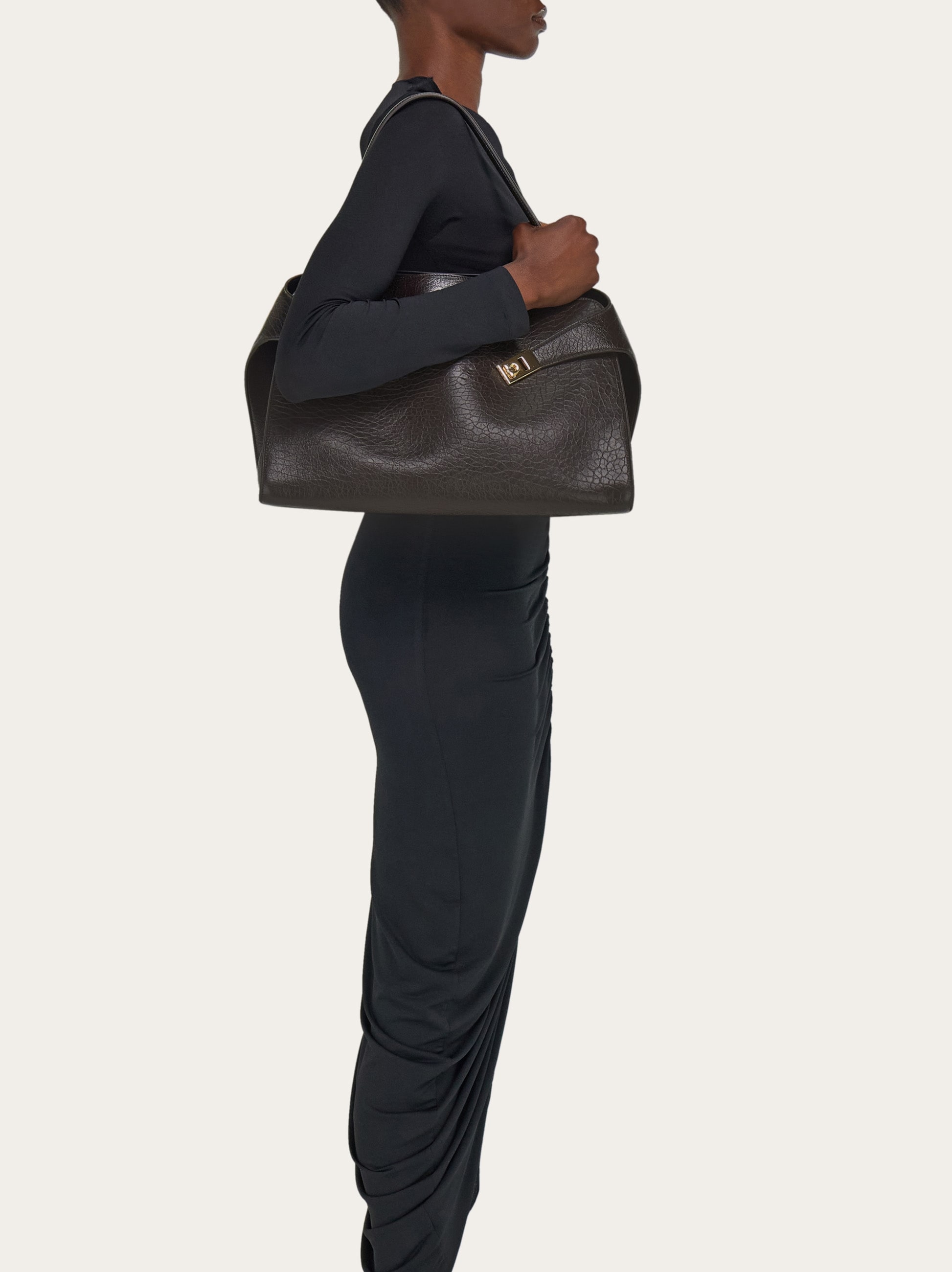 Hug soft bicolor shoulder bag (L) - Women | Ferragamo