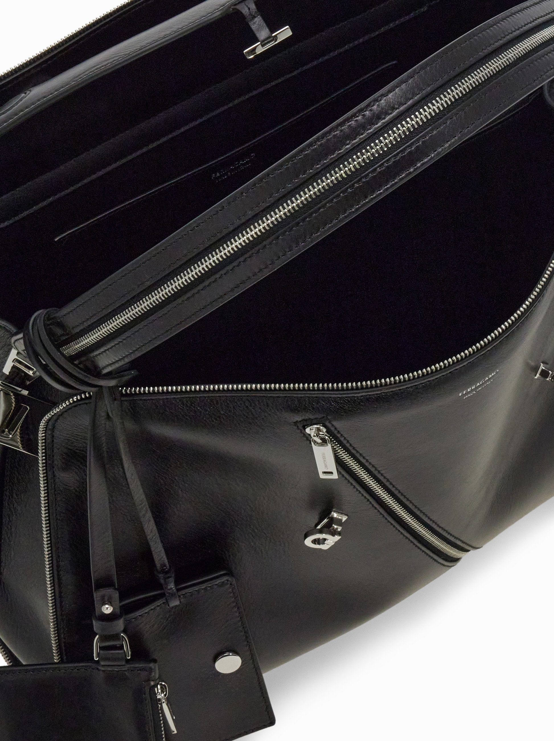 Hug Soft shoulder bag (L) - Women | Ferragamo