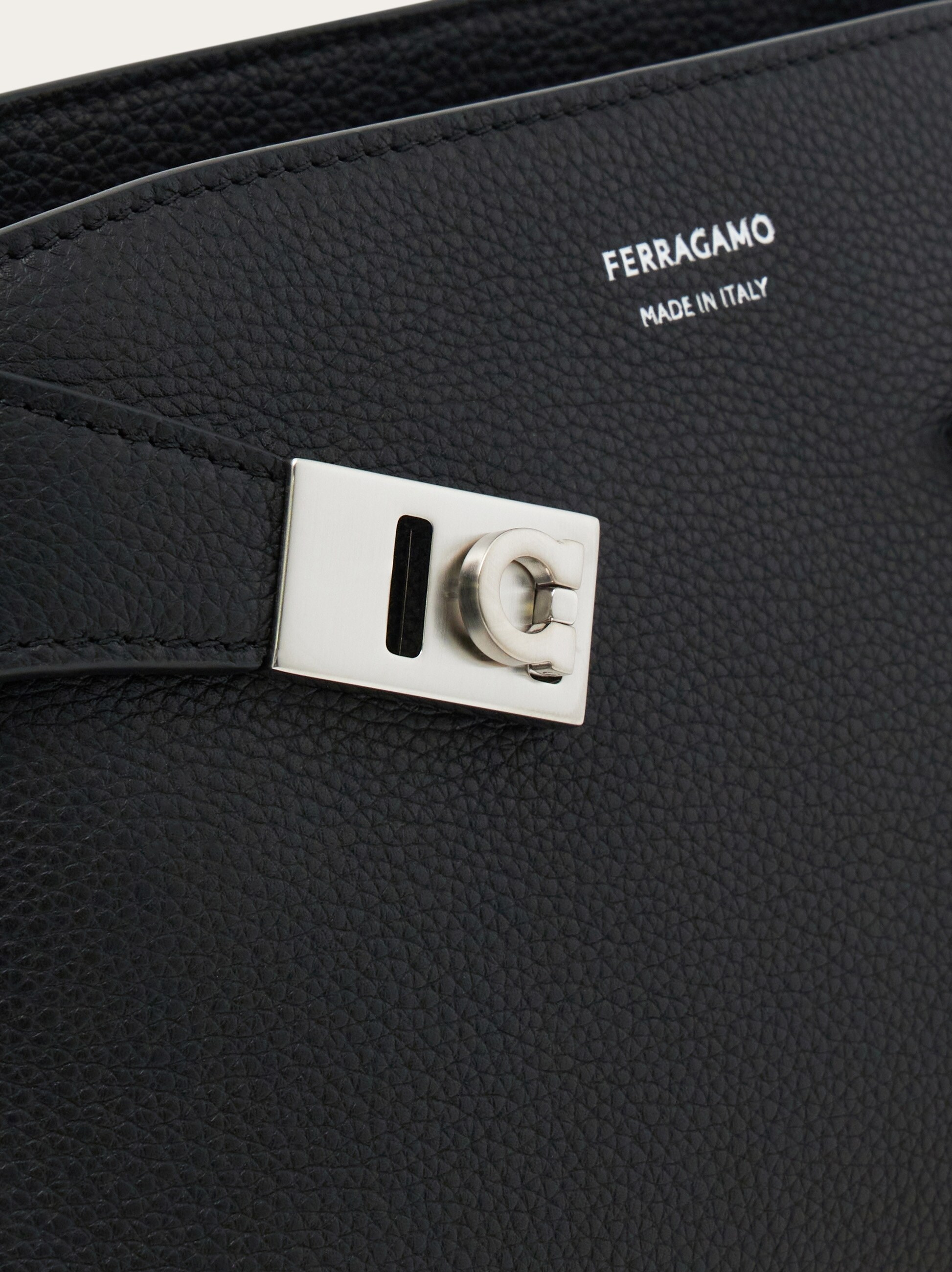 ベルトバッグ - メンズ | Ferragamo