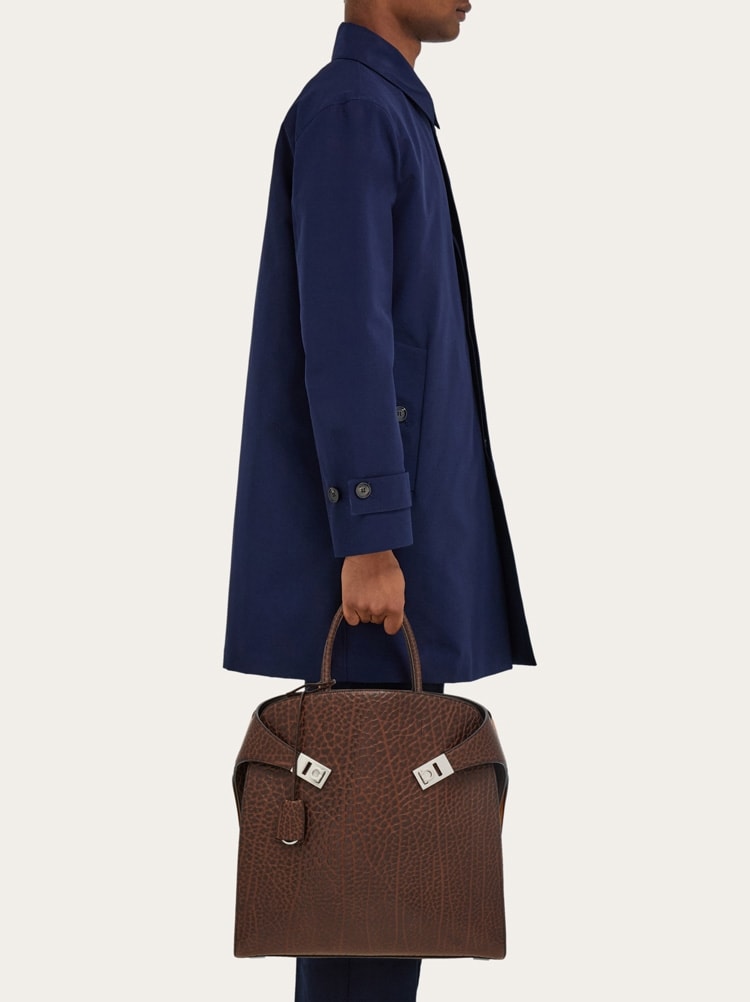 Totebag Hug Gallery image 2