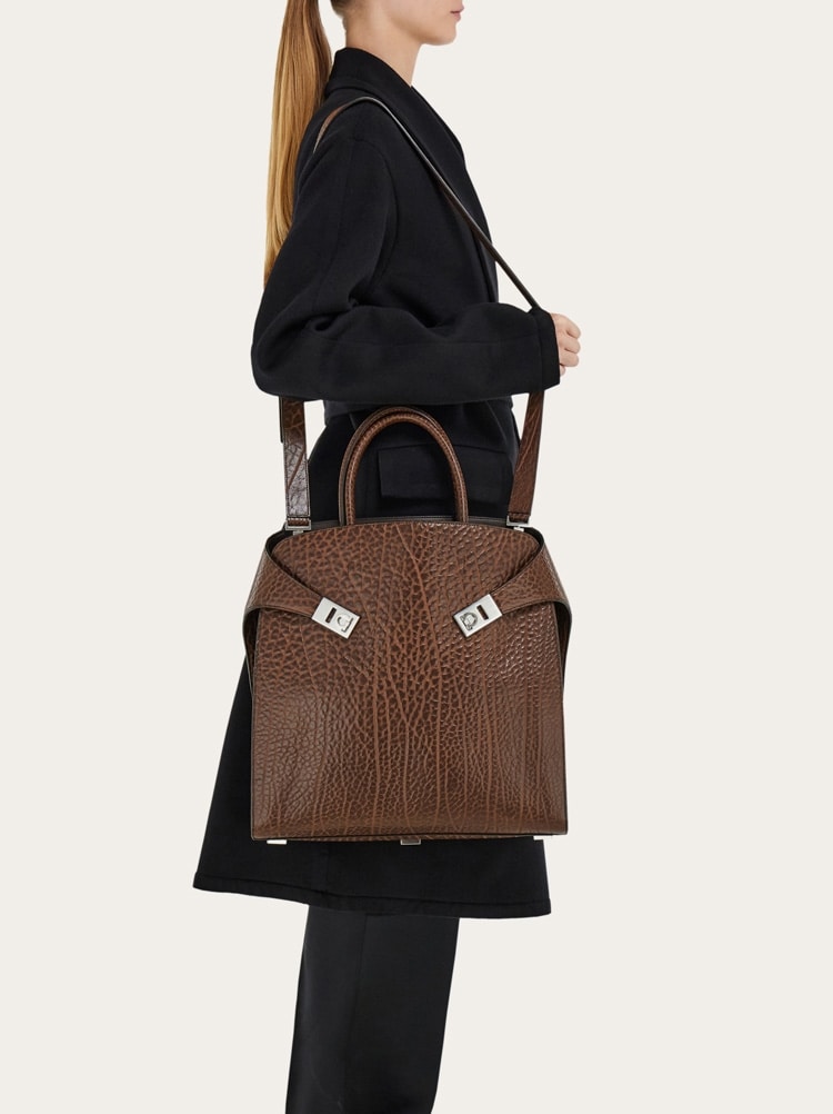 Hug tote bag Gallery image 9