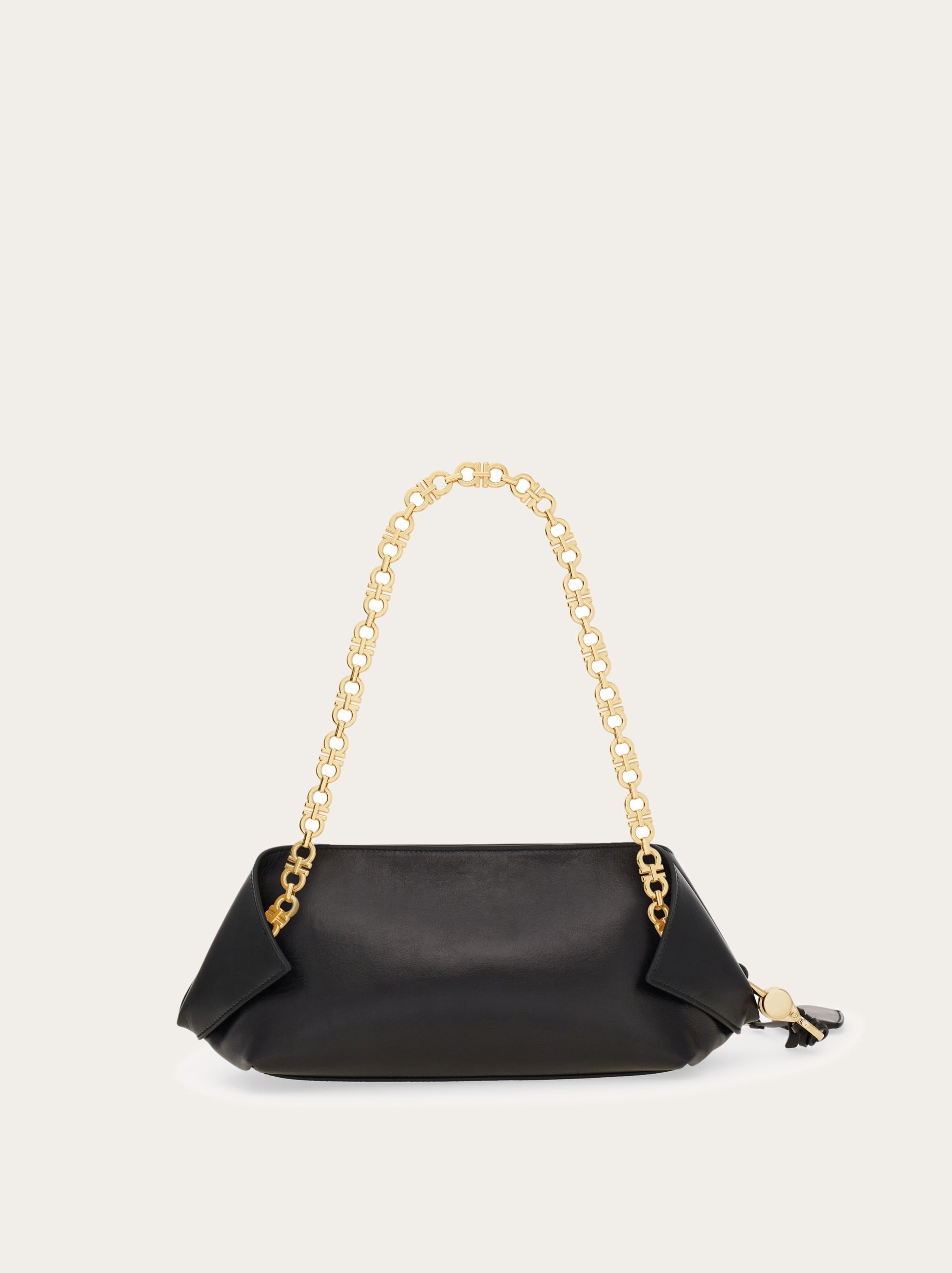 【新品・国内即発】FERRAGAMO 27 0871 778999 ショルダーバッグ 新品・国内即発】FERRAGAMO 27 0871 778999 ショルダーバッグ