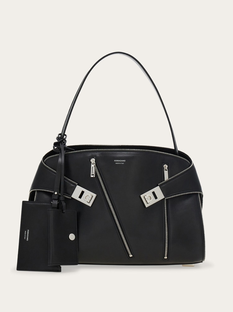 Hug soft shoulder bag multi-zip (M) Gallery image 1