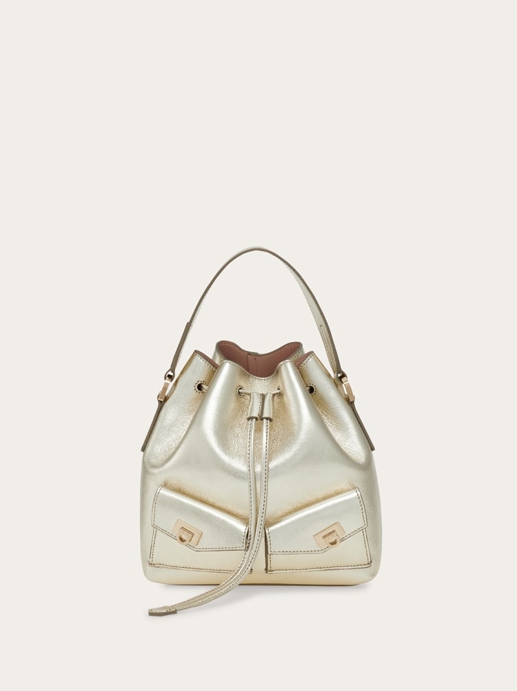 Multipocket bucket bag Gallery image 1