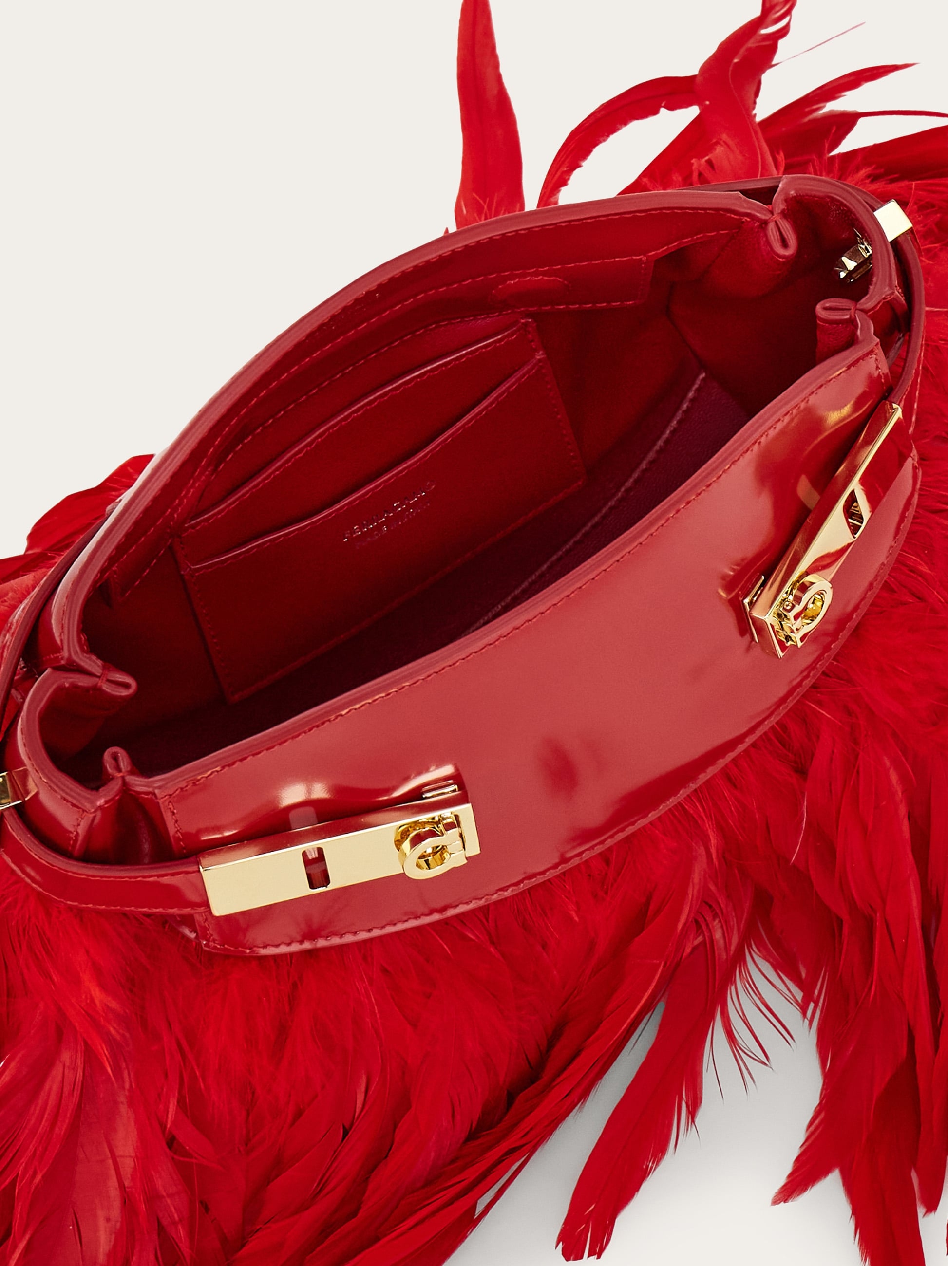 [Salvatore Ferragamo]グ ソフト クロスボディバッグ (XS) Hug soft crossbody bag with crystals (XS) - Women | Ferragamo