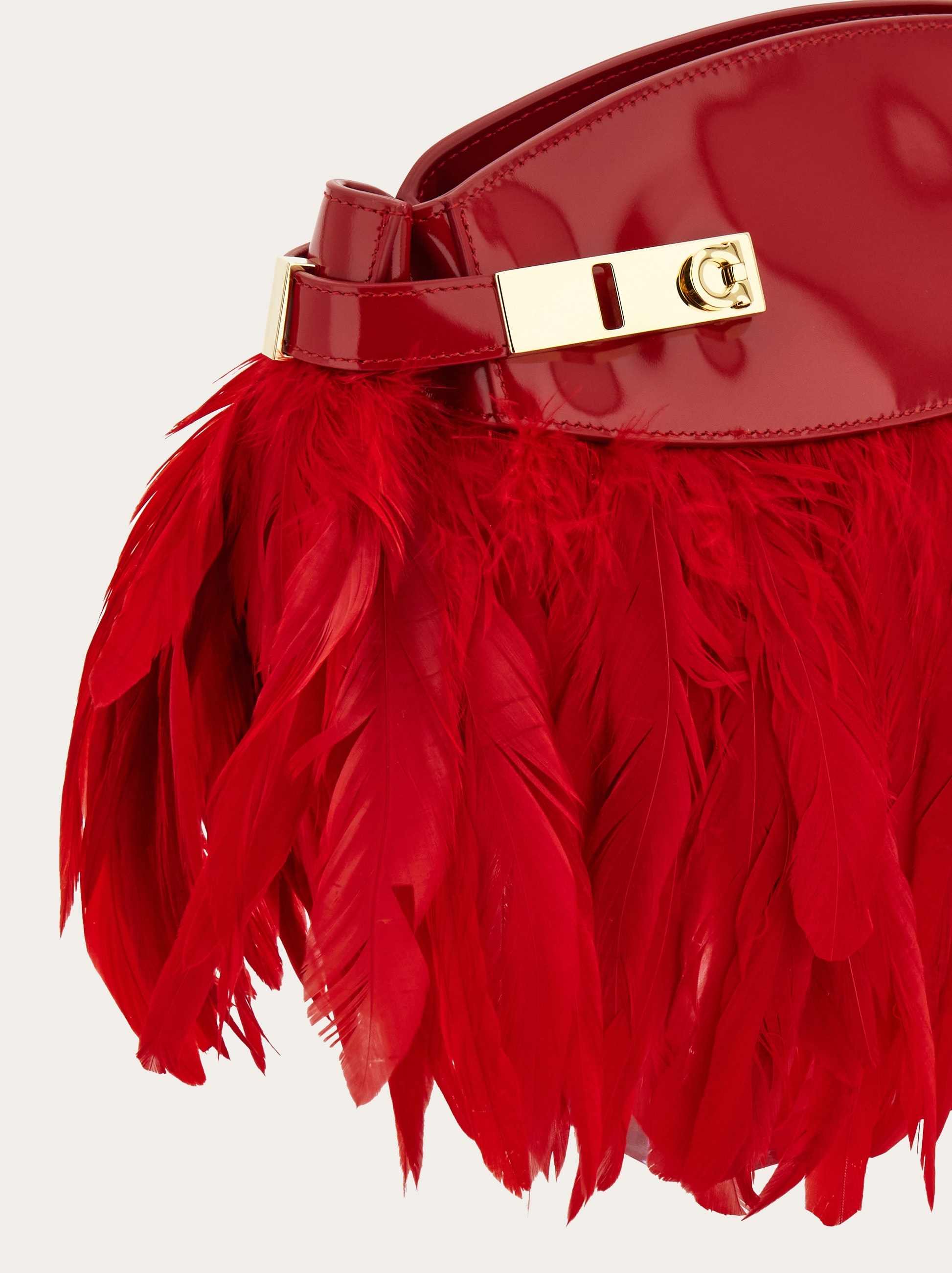 [Salvatore Ferragamo]グ ソフト クロスボディバッグ (XS) Hug soft crossbody bag (XS) - Women | Ferragamo