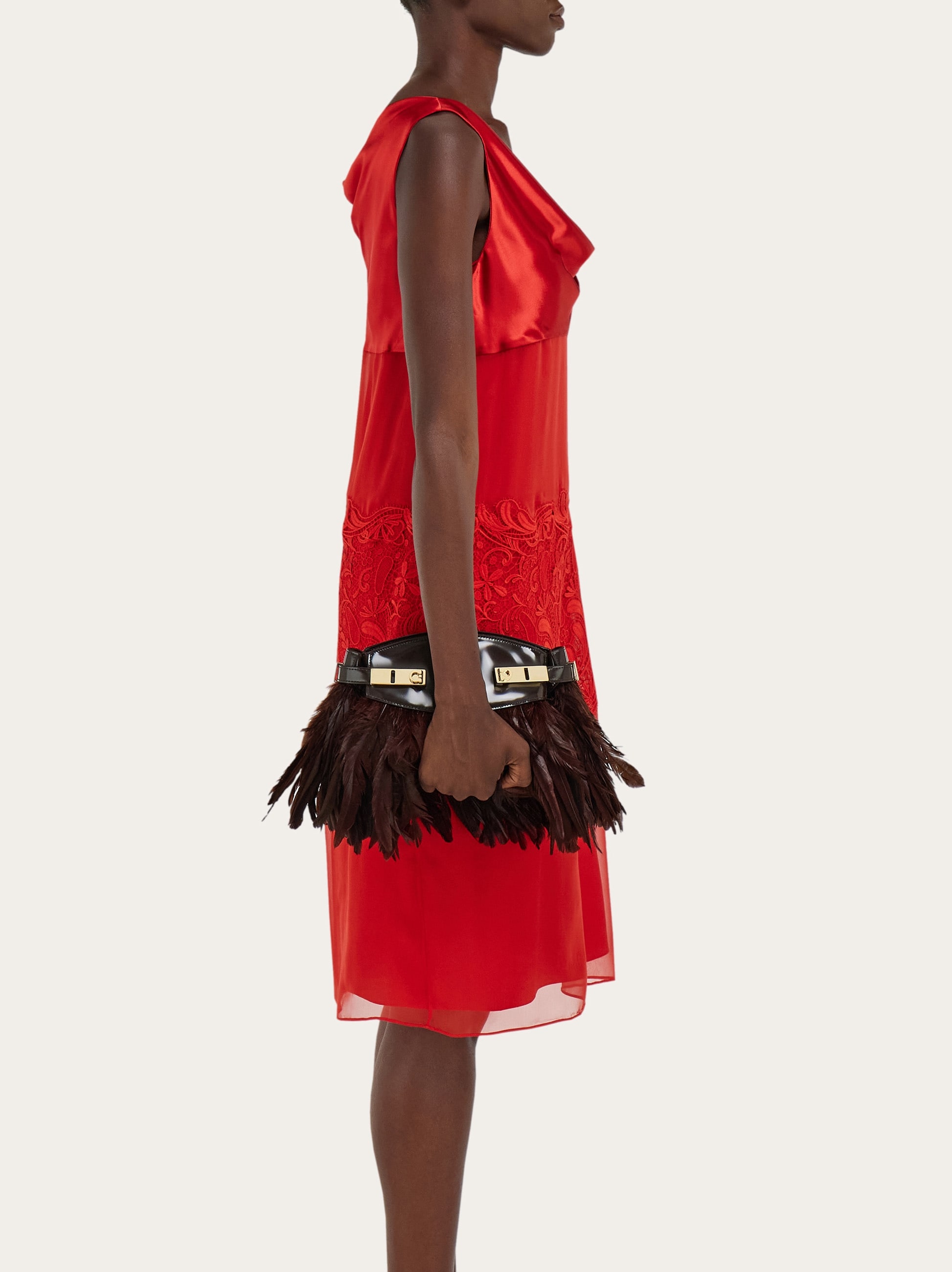 Hug ソフトクロスボディバッグ(XS) - ウィメンズ | Ferragamo