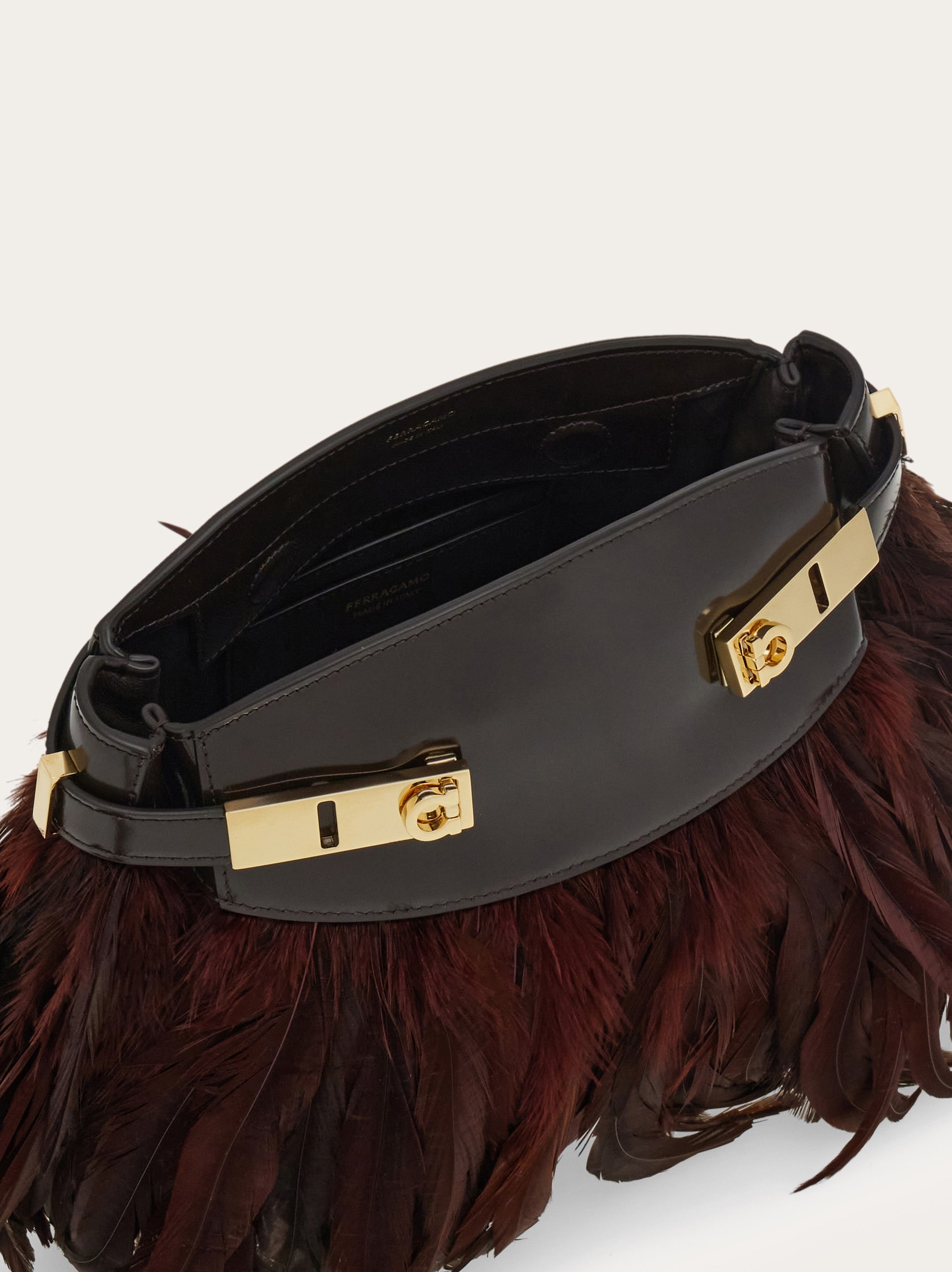 Hug ソフトクロスボディバッグ(XS) - ウィメンズ | Ferragamo