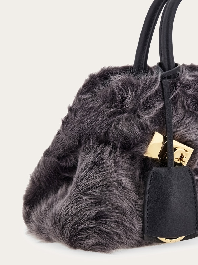 Hug handbag (XS) Gallery image 8