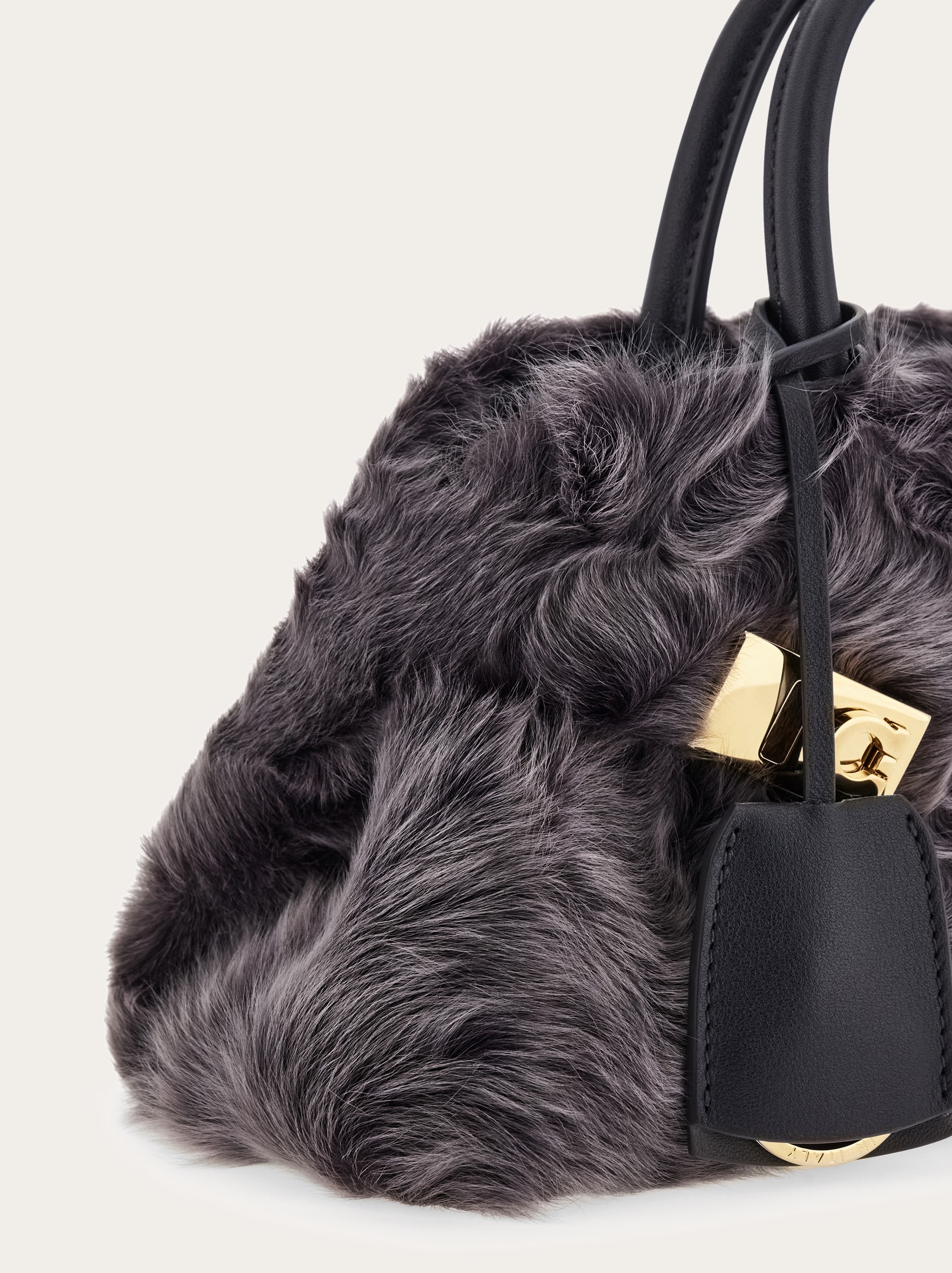 Hug ハンドバッグ (XS) - ウィメンズ | Ferragamo