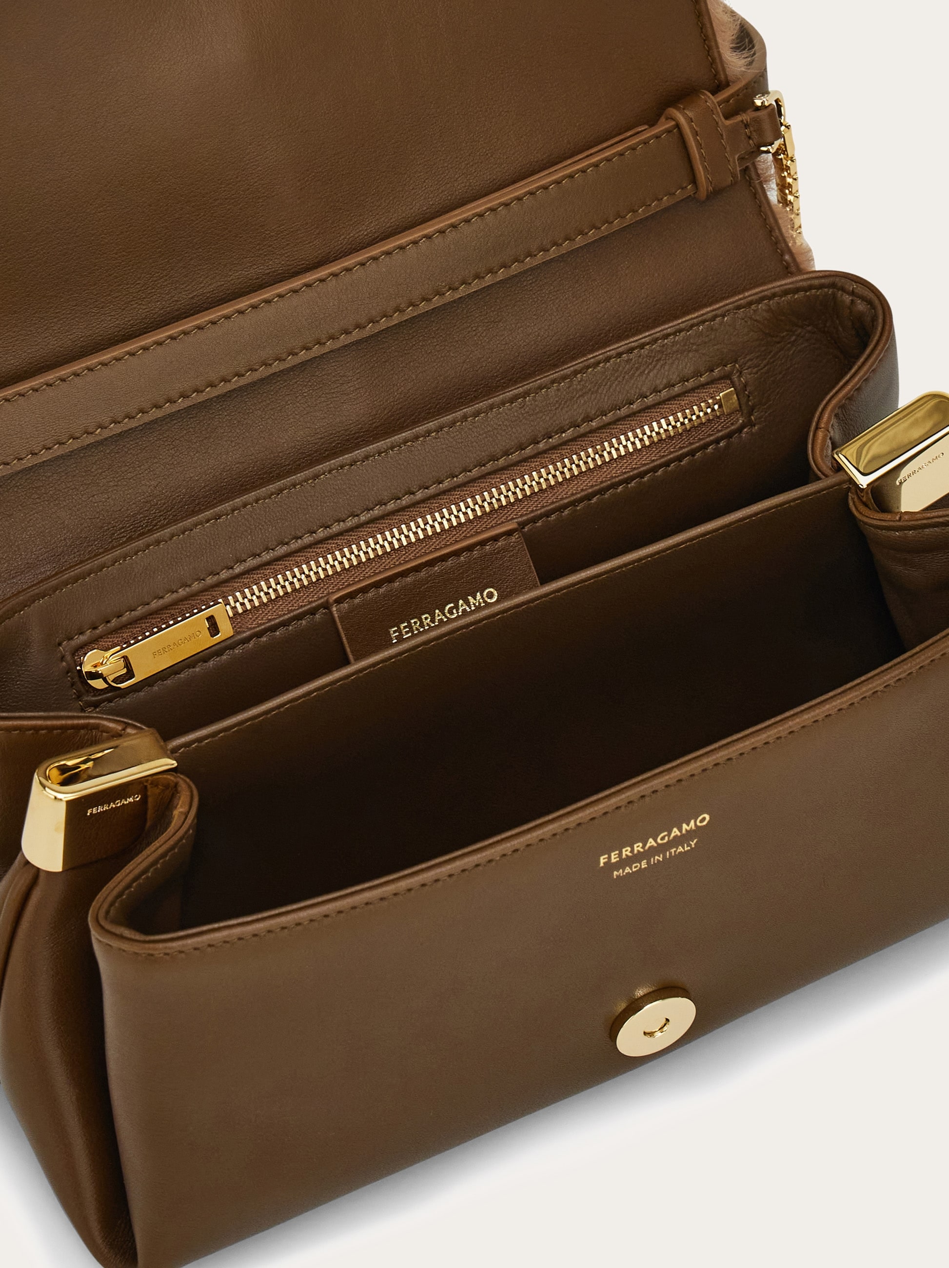 フラップ クロスボディバッグ(S) - ウィメンズ | Ferragamo