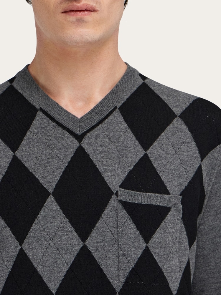 V-neck sweater Gallery image 5