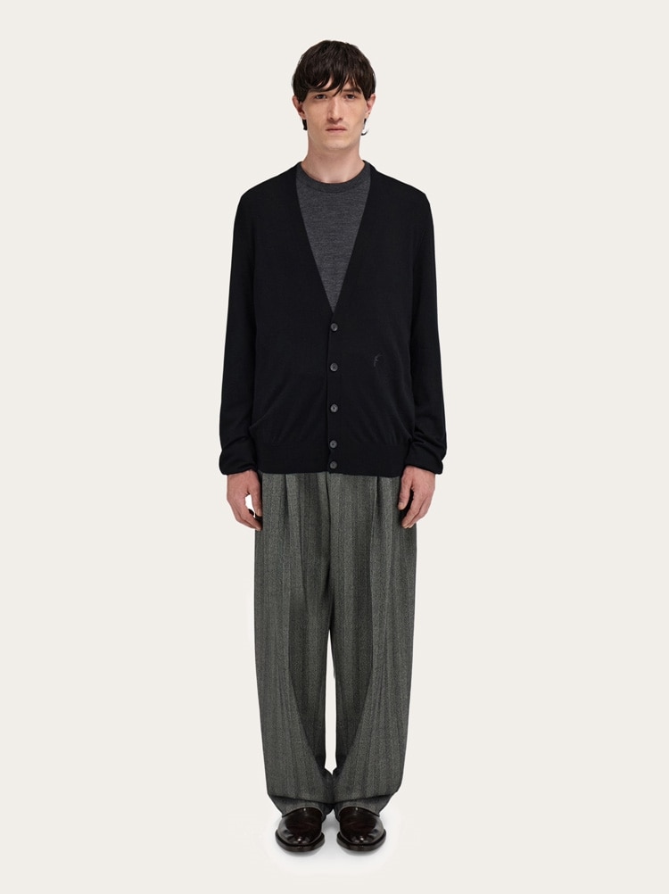 Vネック カーディガン Gallery image 5