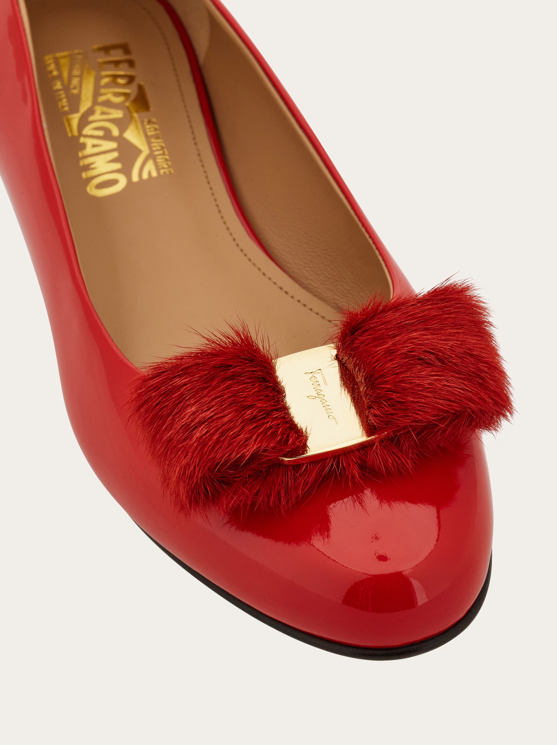 ☆韓国の人気☆【FERRAGAMO】☆VIVA ボウシューズ キーリング☆ ☆韓国の人気☆【FERRAGAMO】☆VIVA ボウシューズ キーリング